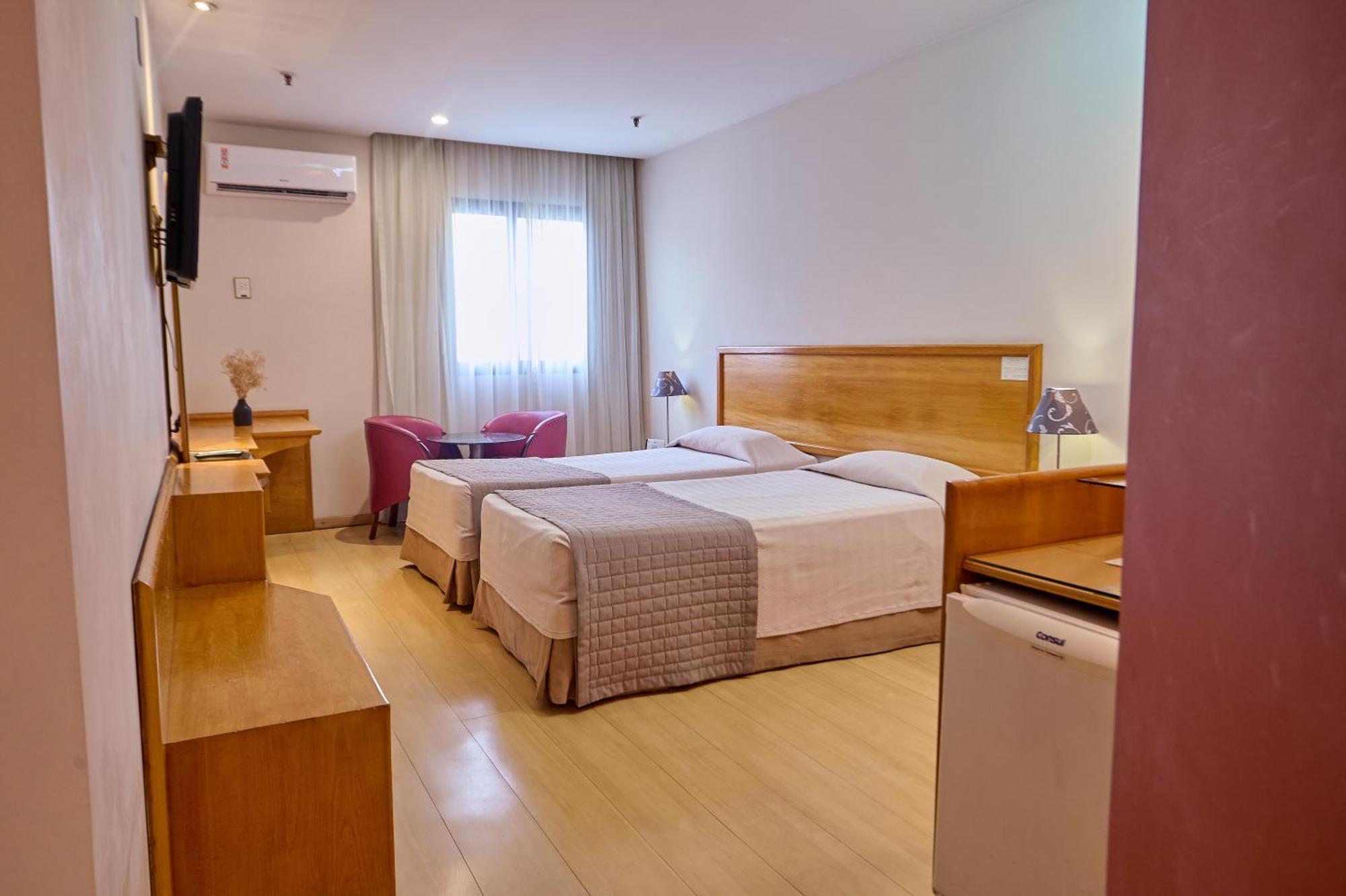 Quarto Twin Standard