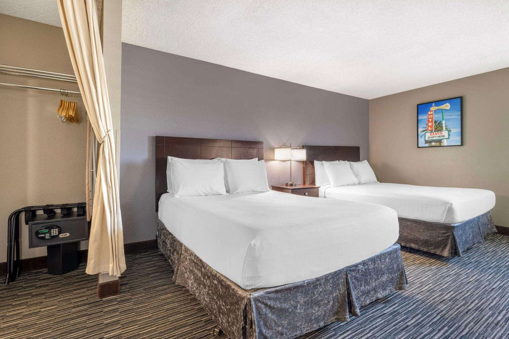 Suite Queen com 1 Quarto e Sofá-cama