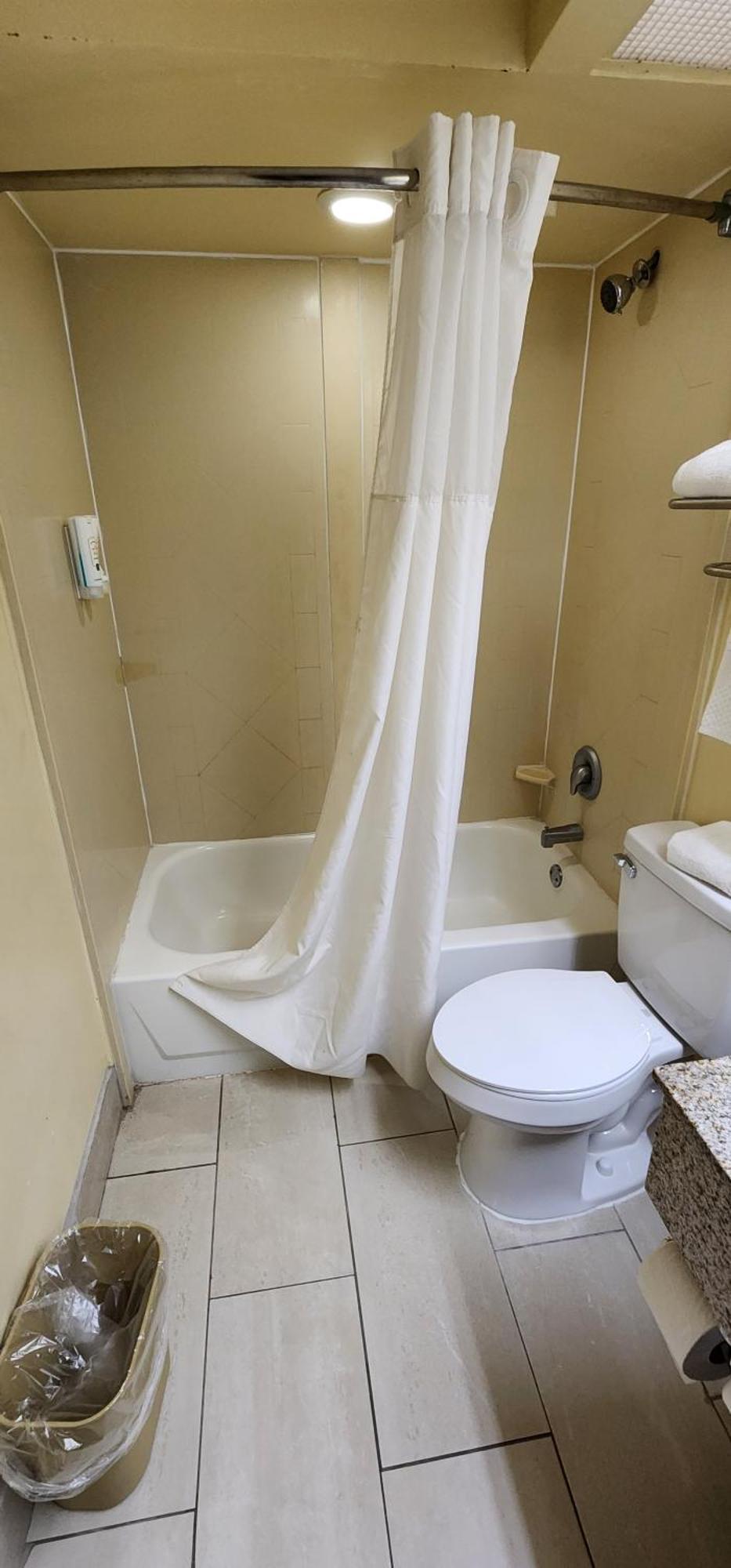 Business King Room - Accessible/Non-Smoking,1275708793:JPEG