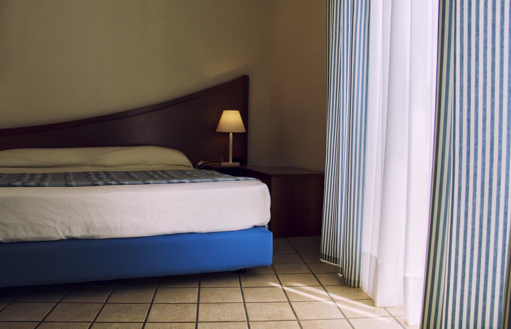 Comfort Room with balcony