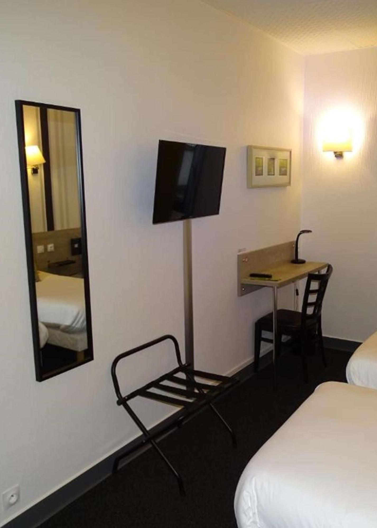 Standard Room Three Single Beds Non-Smoking,1649880316:JPEG