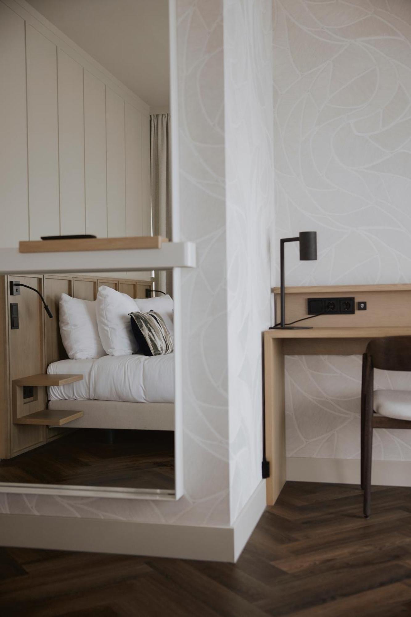 Deluxe Double or Twin Room with Lake View,1624747241:JPEG