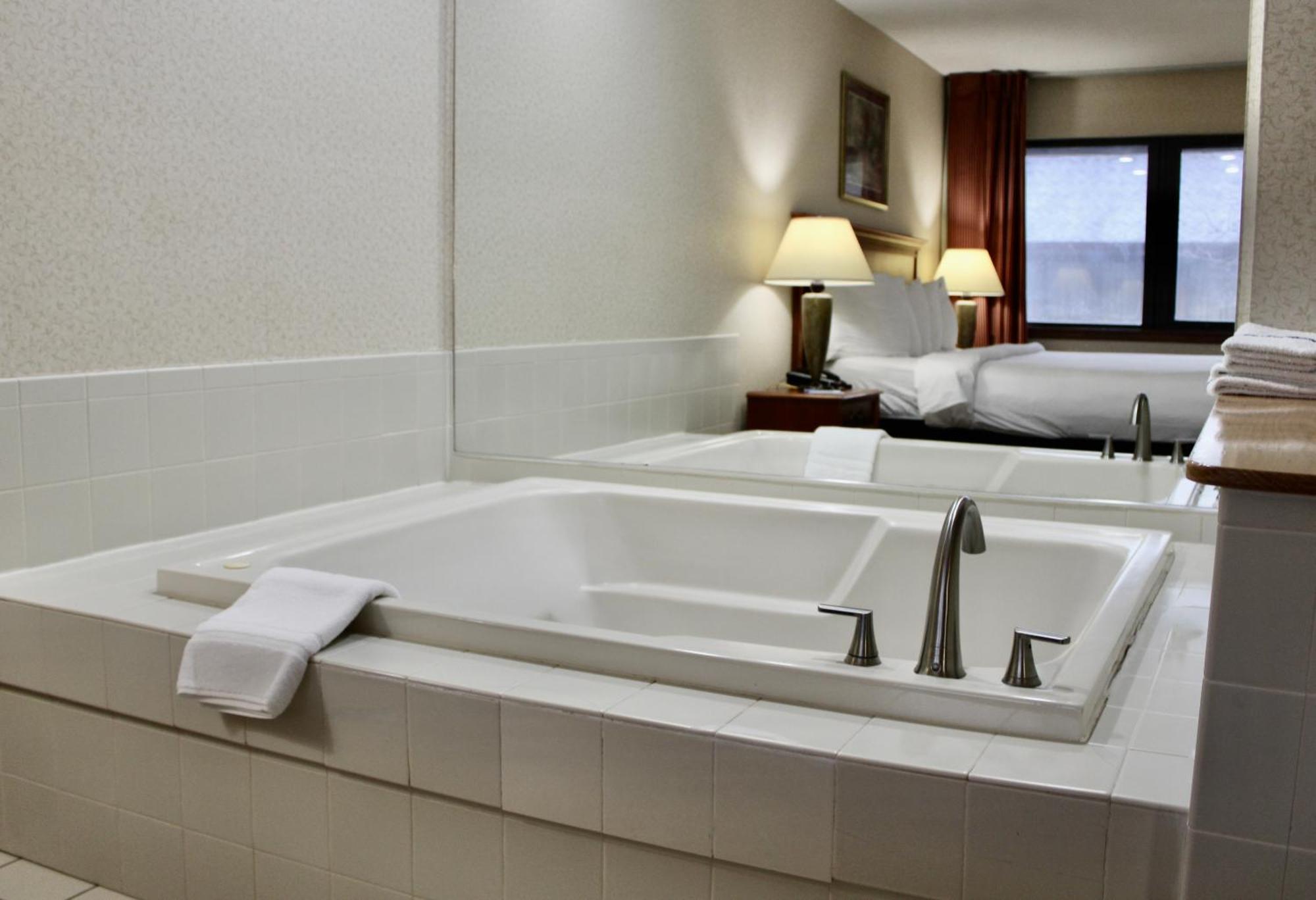 King Suite with Spa Bath