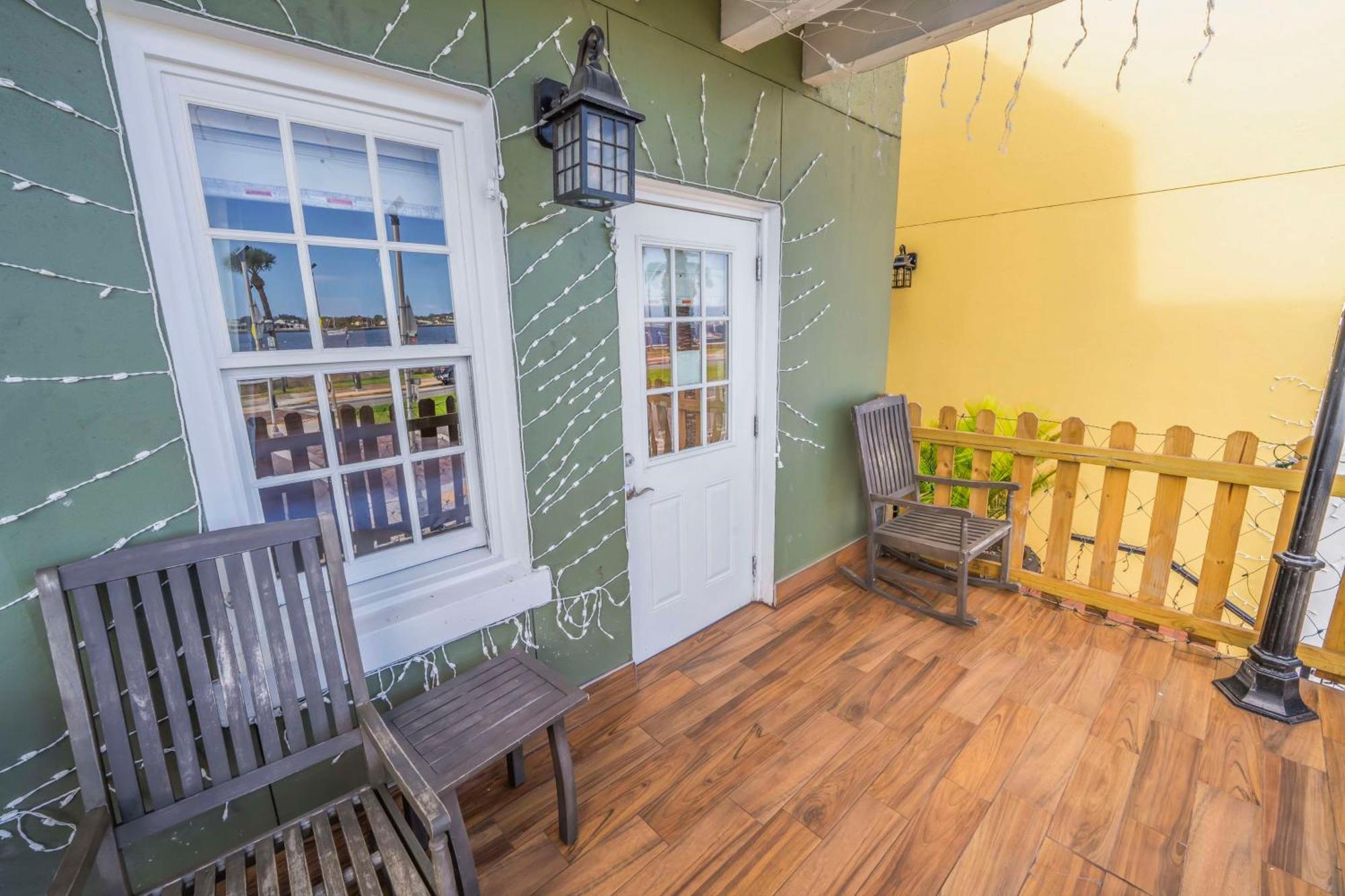 King Room with Balcony - Bayfront View,1609719156:JPEG