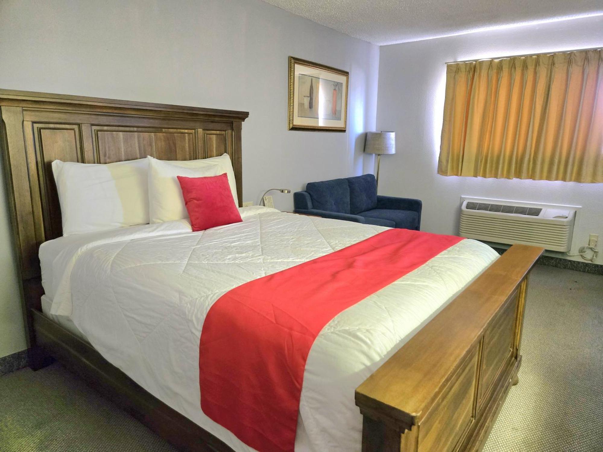 Standard Queen Room