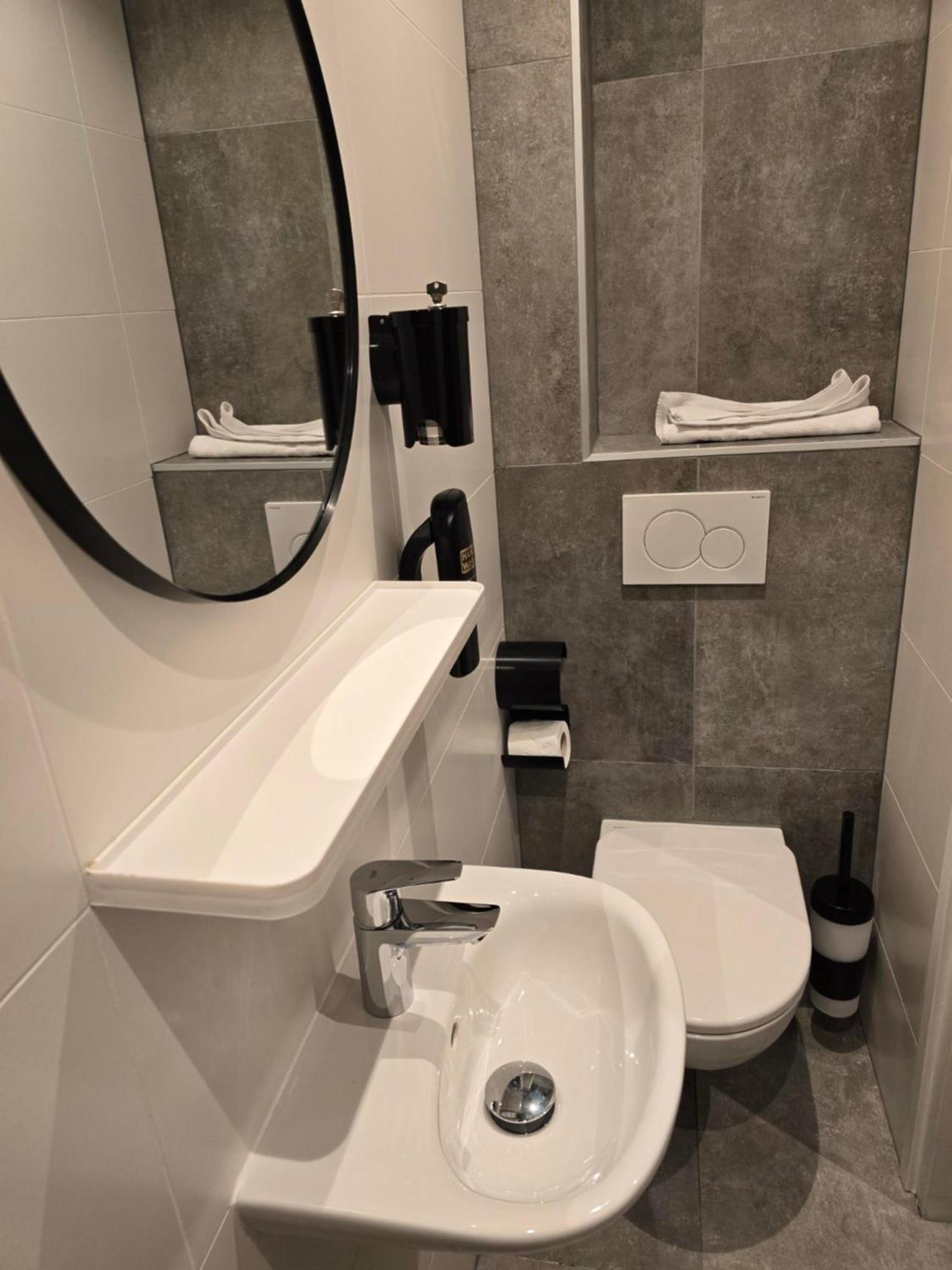 Triple Canal View Private Bathroom,1636054339:JPEG