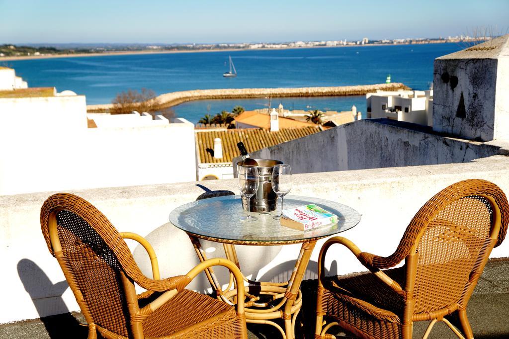 Apartamento com 1 Quarto e Terraço