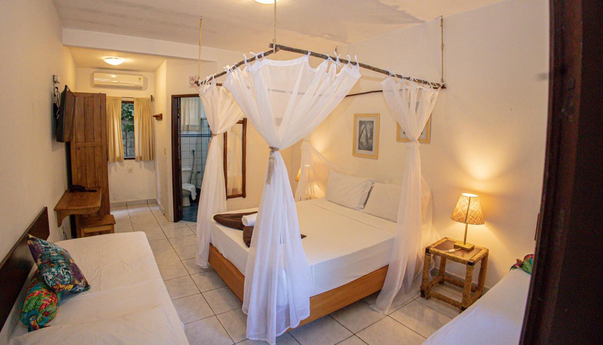 Deluxe Queen Room with Balcony and Pool View,1629394050:JPEG