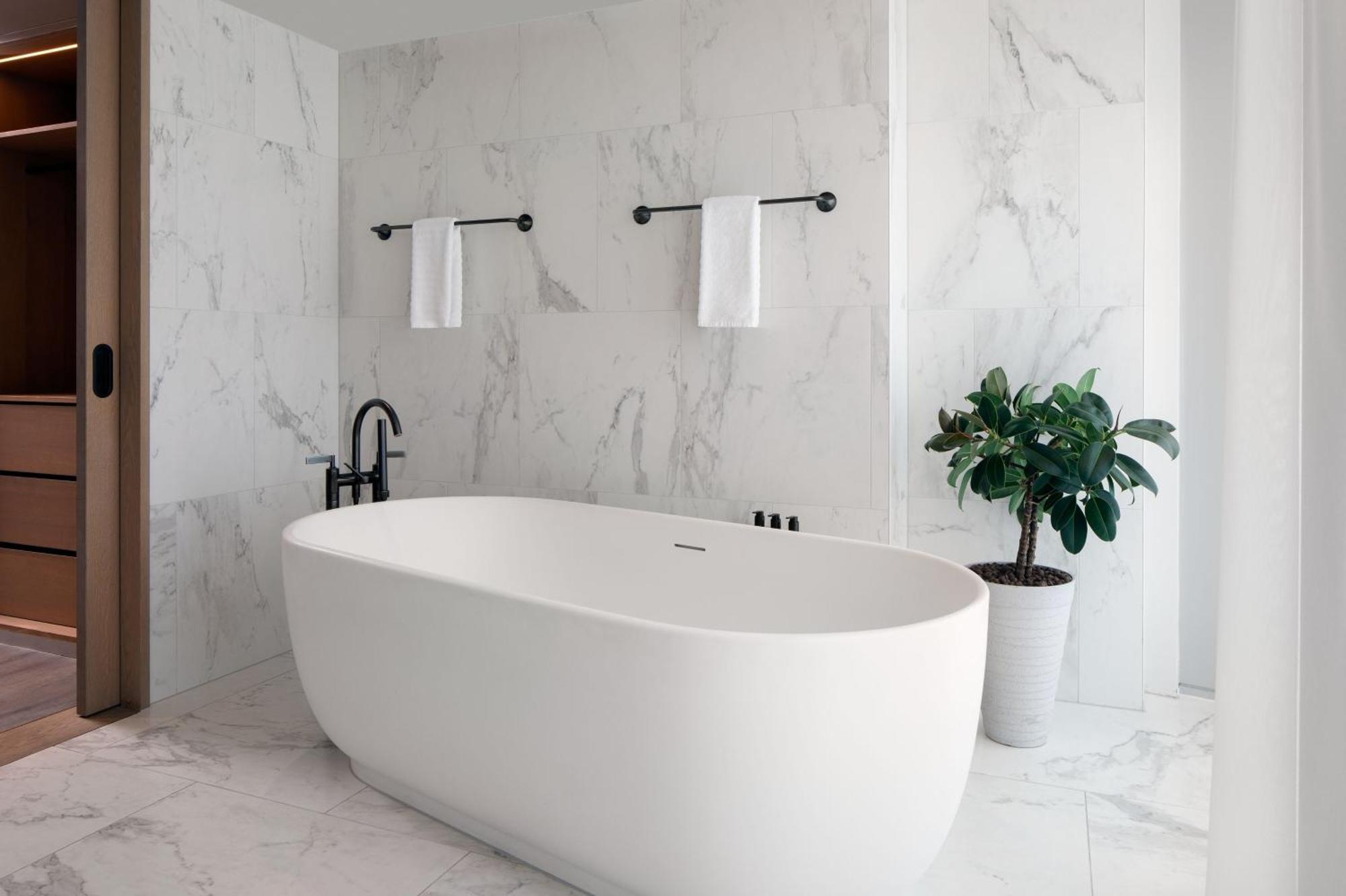 Manhattan Studio with King Bed and City View,1629458239:JPEG