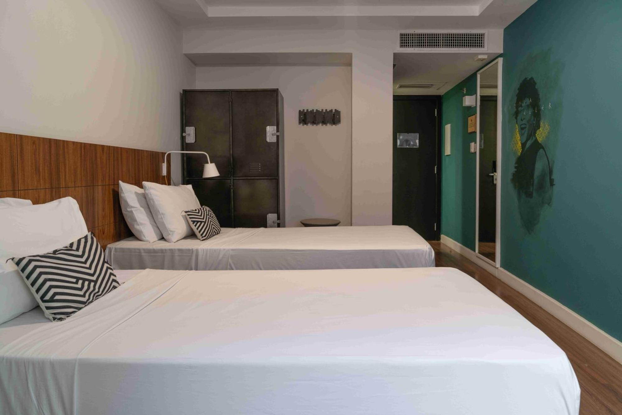 Quarto Twin Standard
