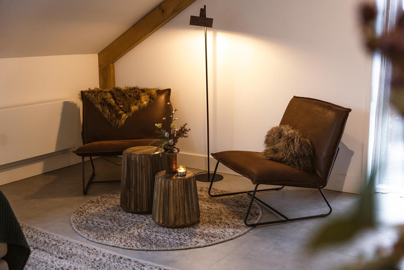 Tweepersoonskamer met 2 Aparte Bedden en Eigen Badkamer