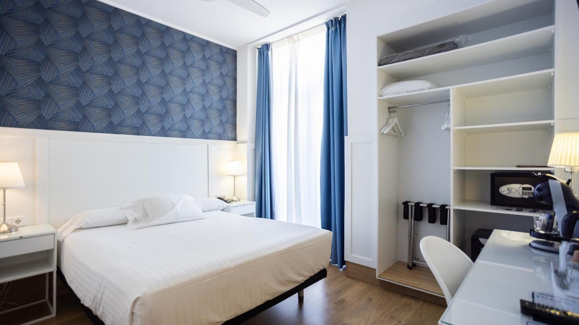 Habitación Doble Estándar con vistas a la plaza del ayuntamiento