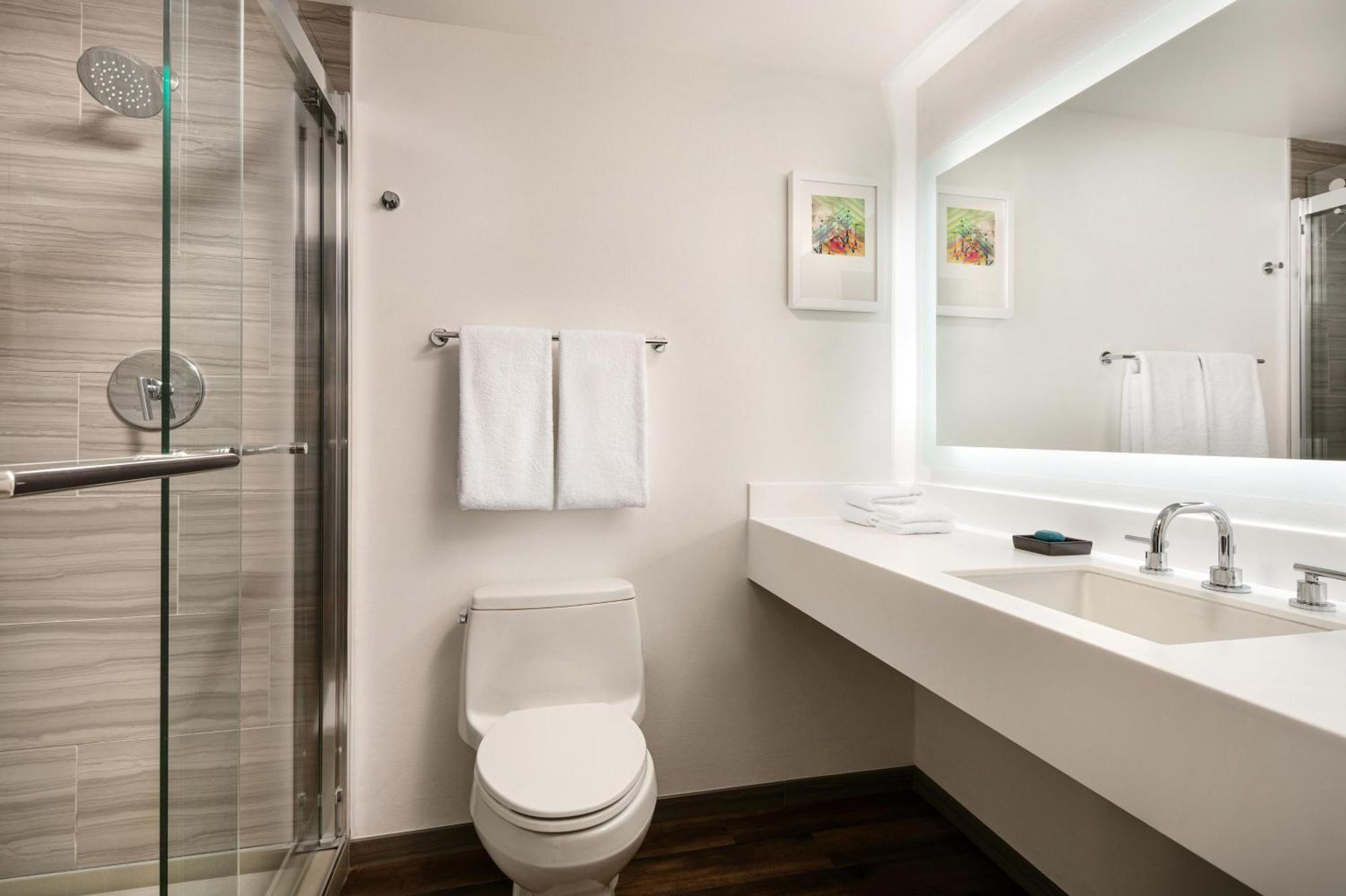 Aloft, Guest room, 2 King