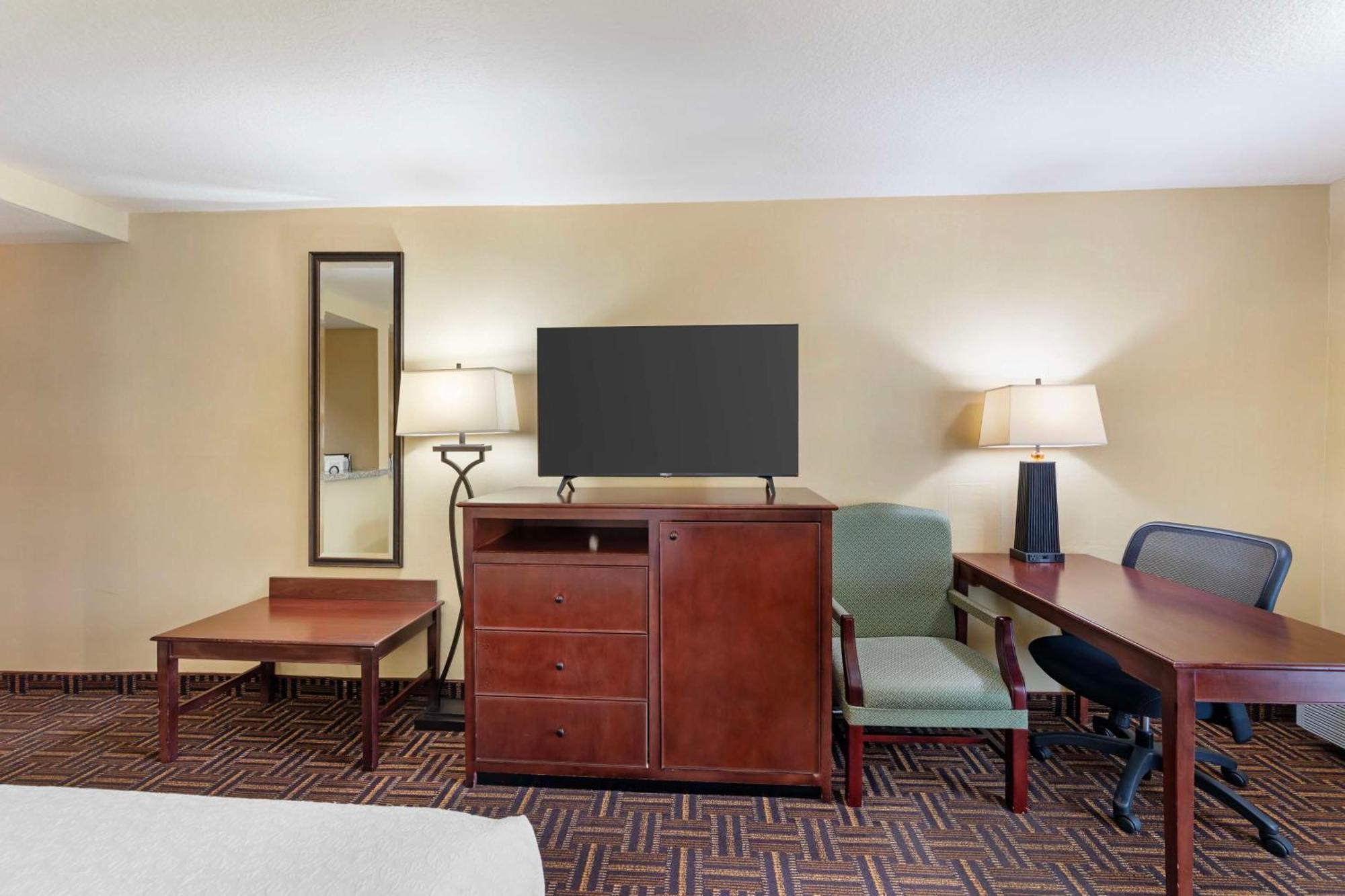 King Room - Exterior Room/Non-Smoking