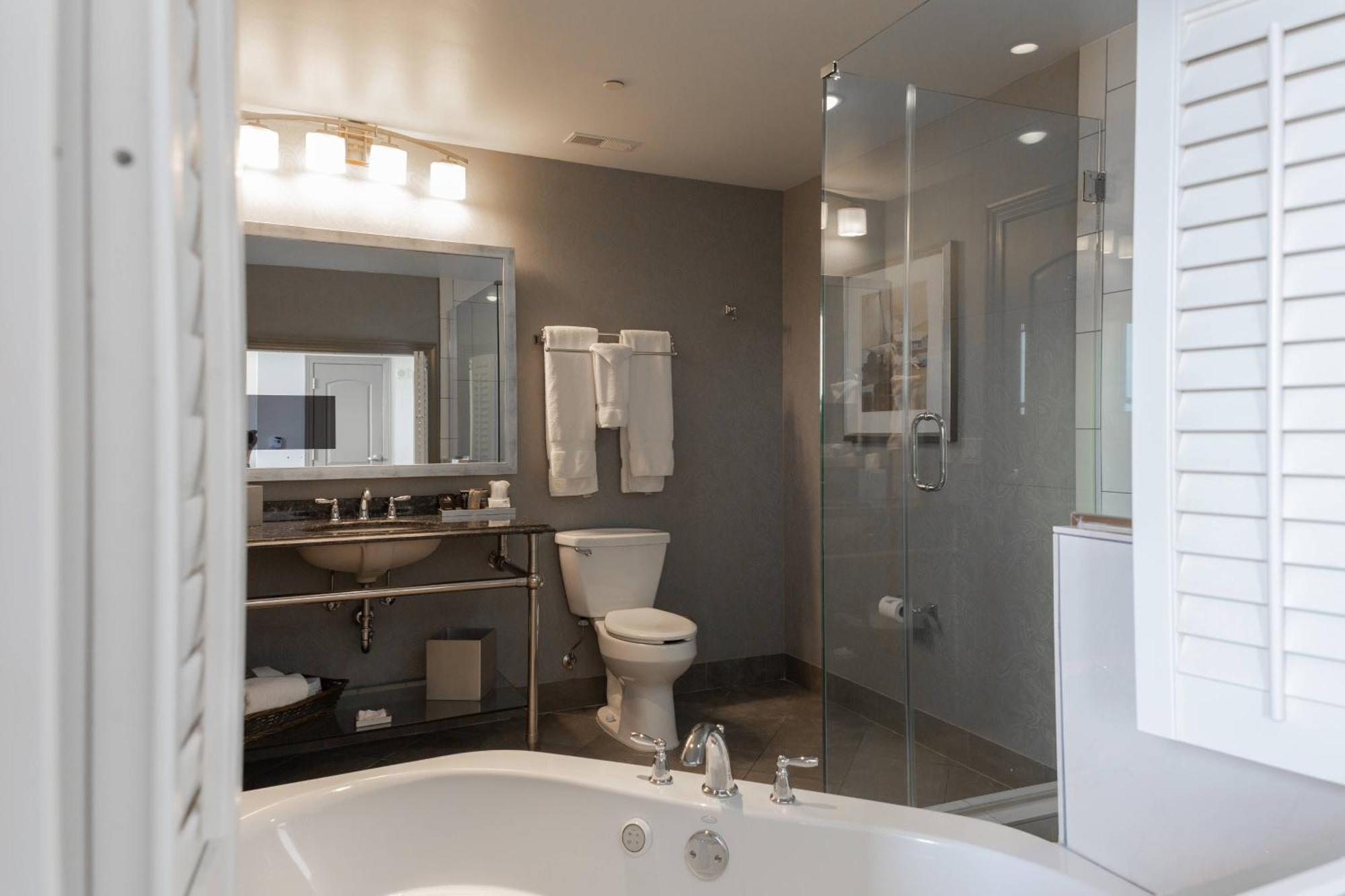Premium King Room with Spa Bath