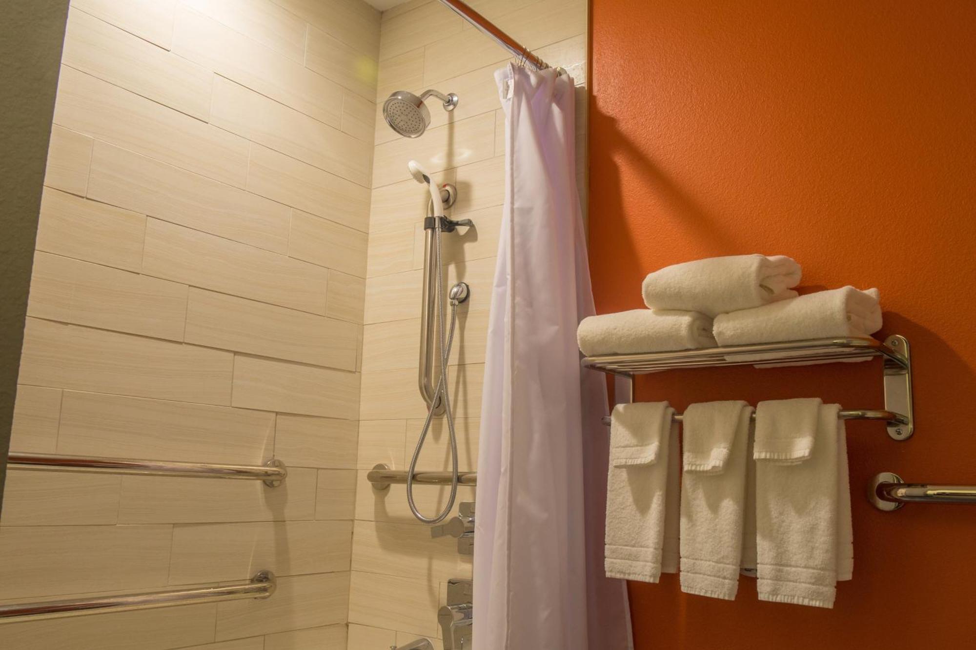 Aloft, Guest room, 1 King