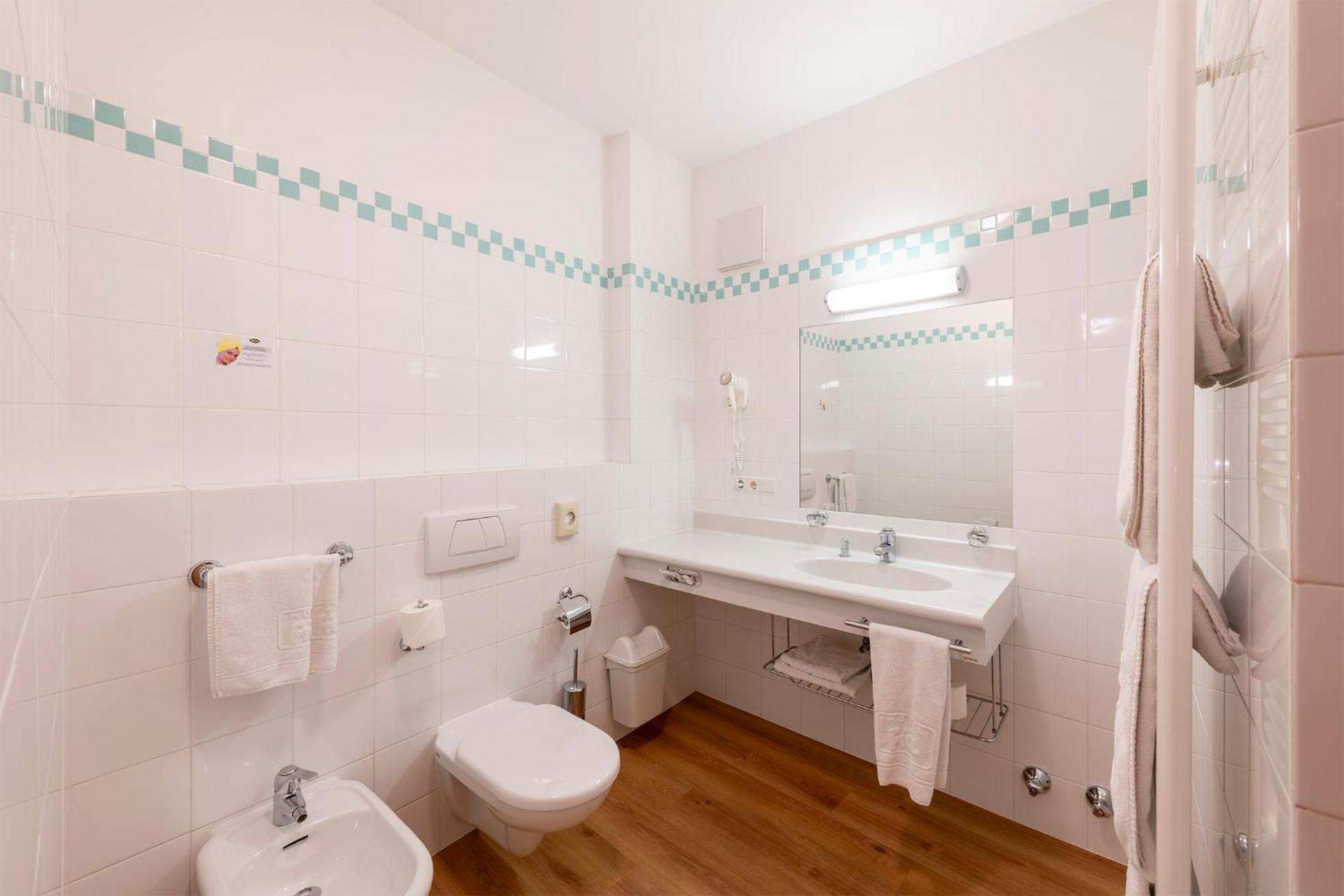 Double or Twin Room,1632219933:JPEG