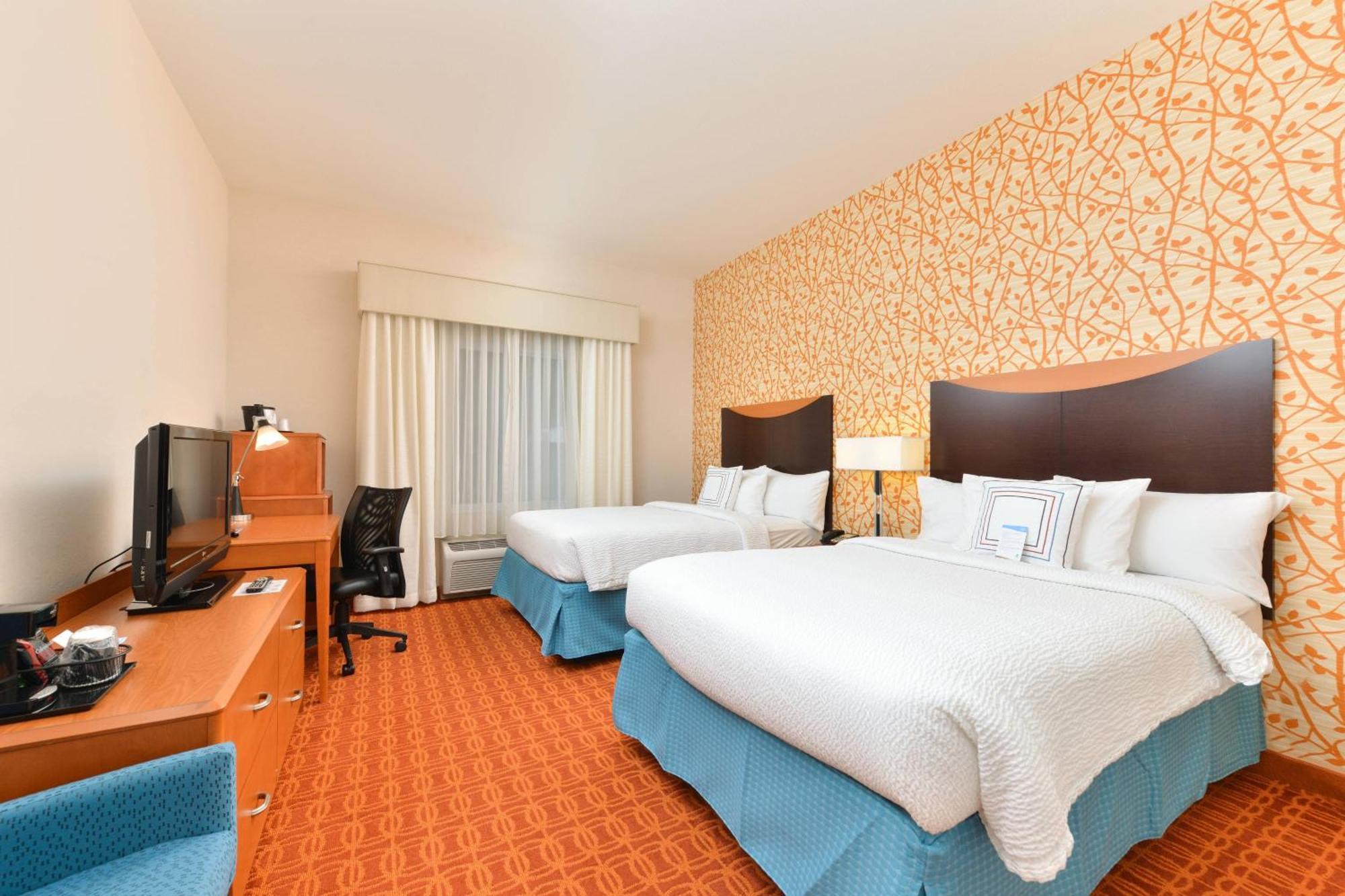 Double Suite with Two Double Beds, Bathtub and Sofa Bed - Mobility Access/Hearing Accessible