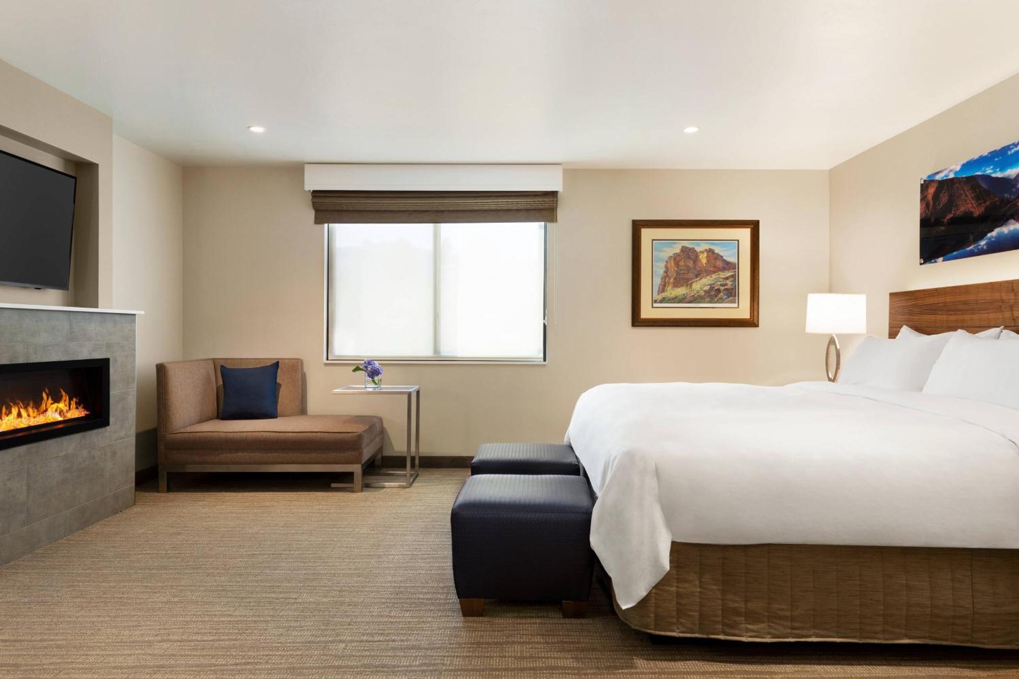 Larger Guest room, 1 King, Fireplace,1632252873:JPEG
