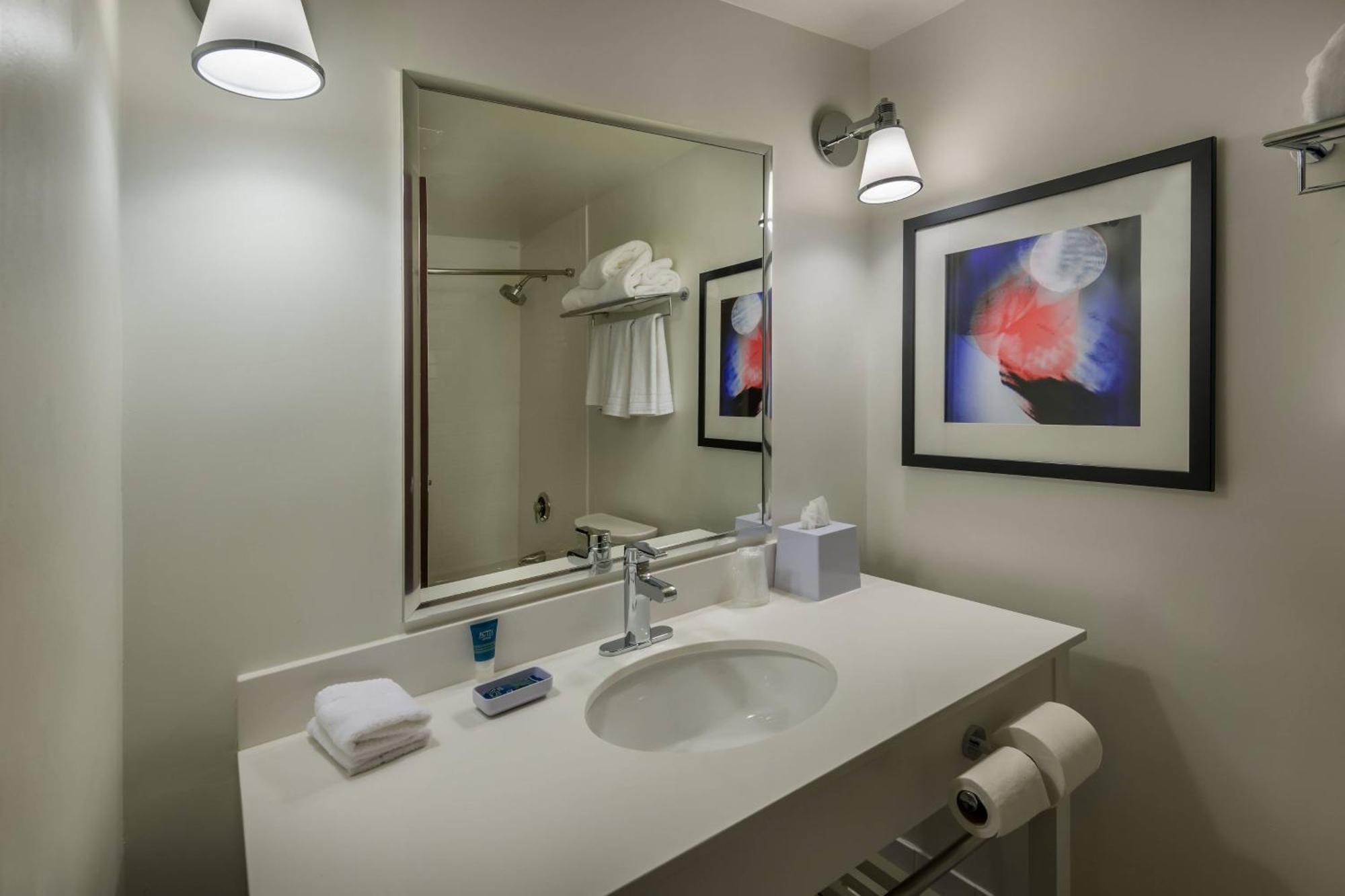 Guest room, 2 Queen, Mountain view