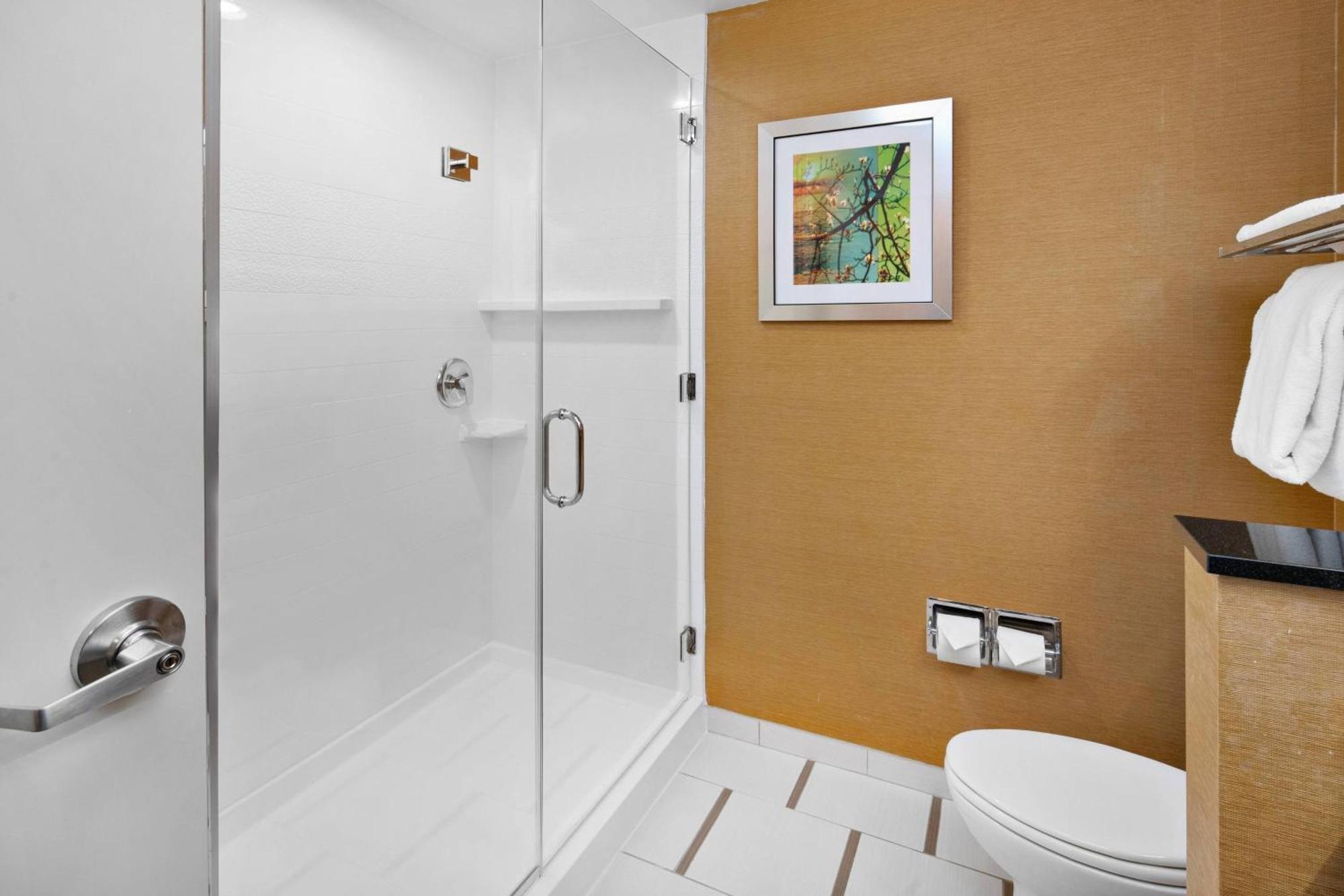 King Room with Transfer Shower - Mobility Access