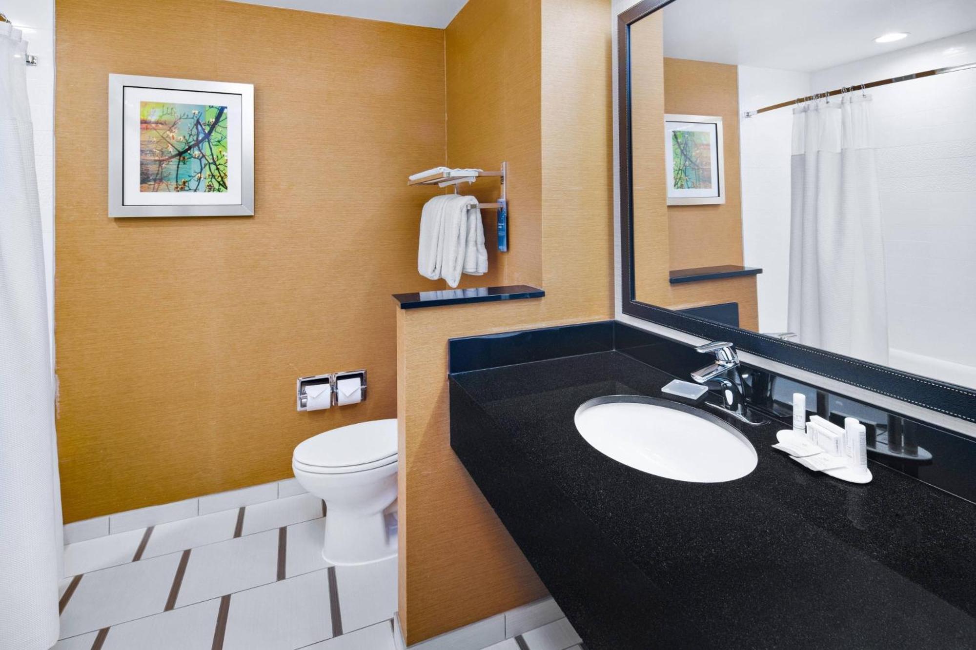 Queen Room with Two Queen Beds and Bathtub - Mobility Access/Hearing Accessible