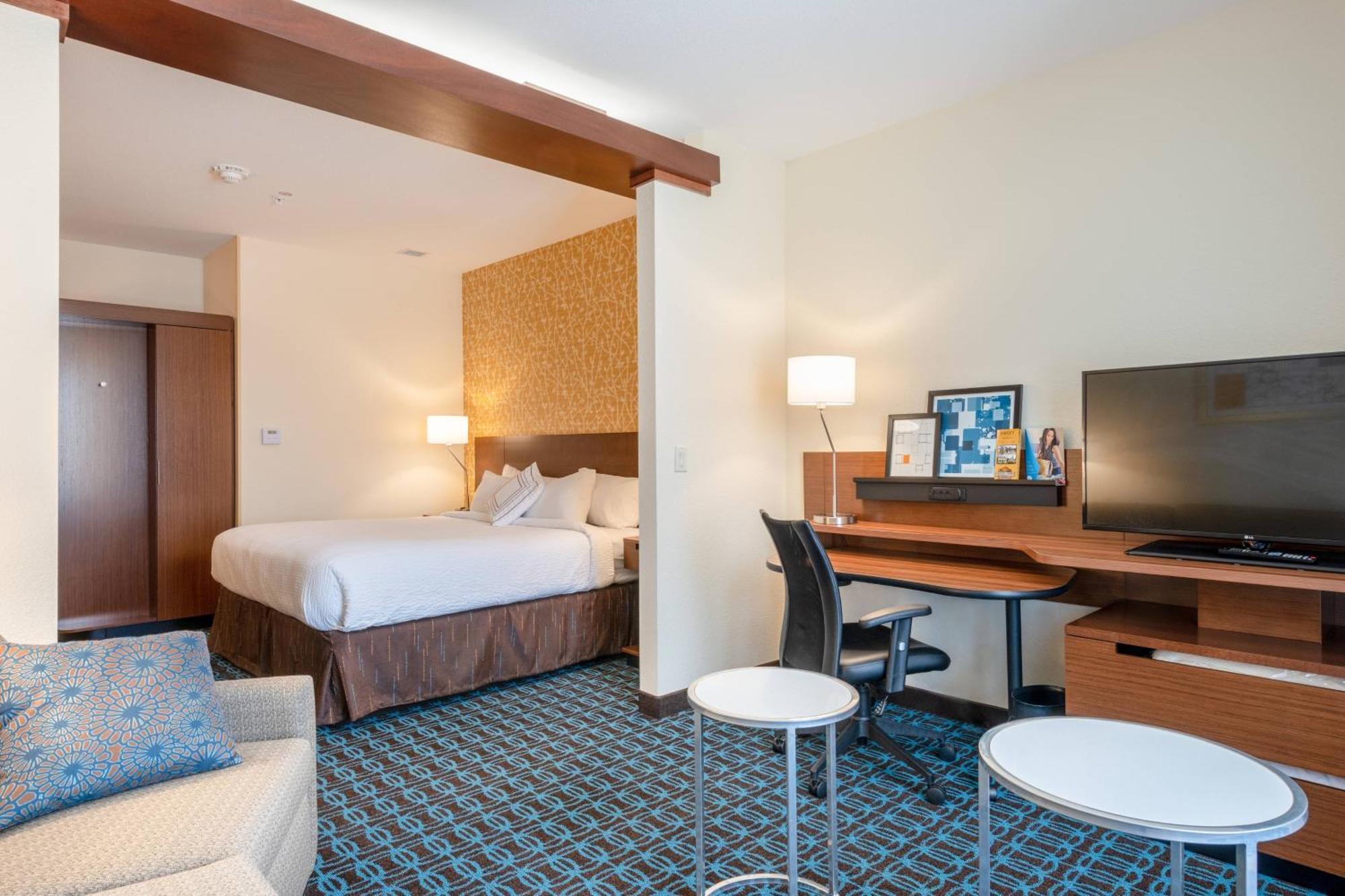 One-Bedroom King Suite with Sofa Bed - Hearing Accessible