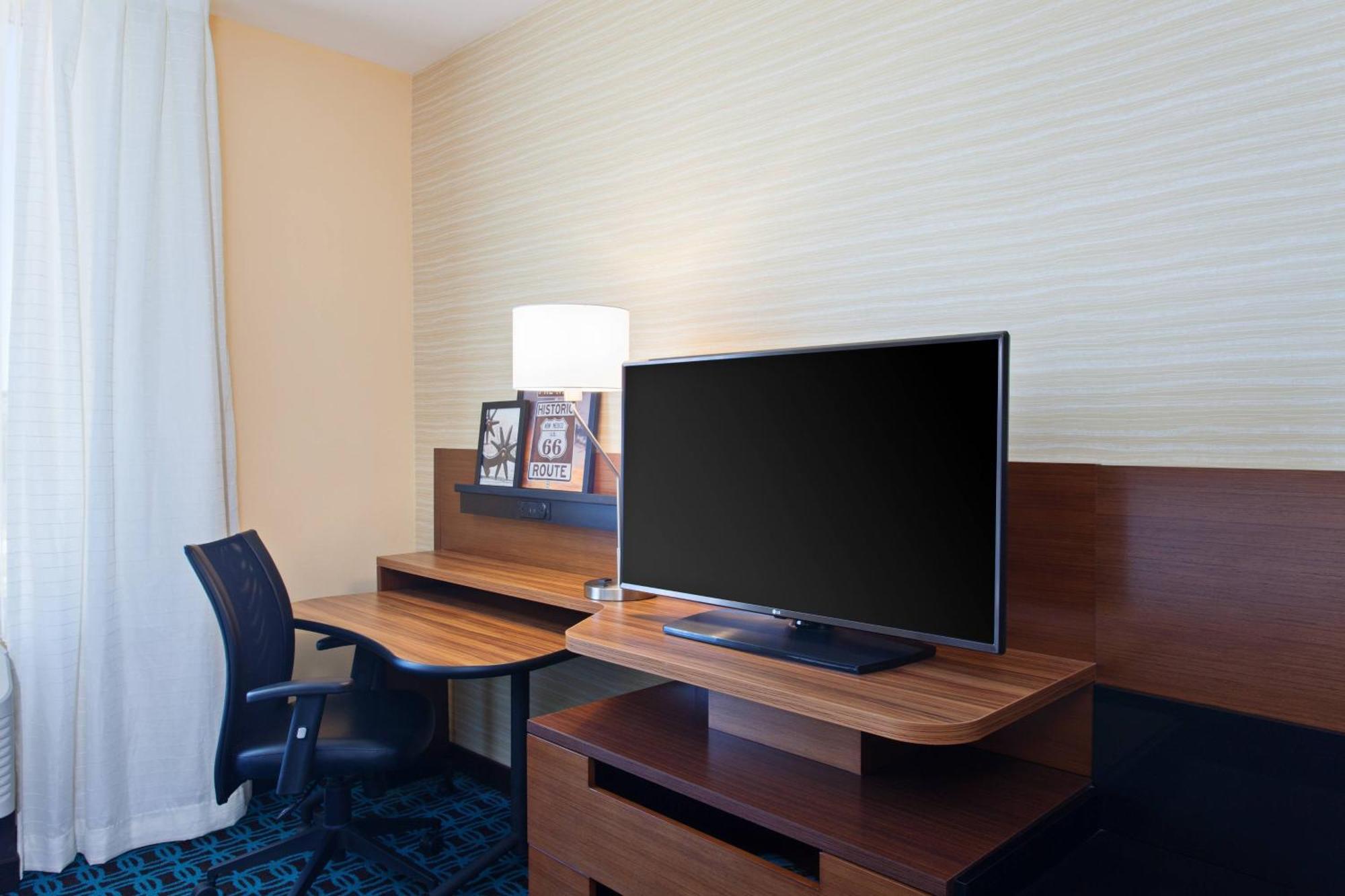 Queen Room with Two Queen Beds - Hearing Accessible