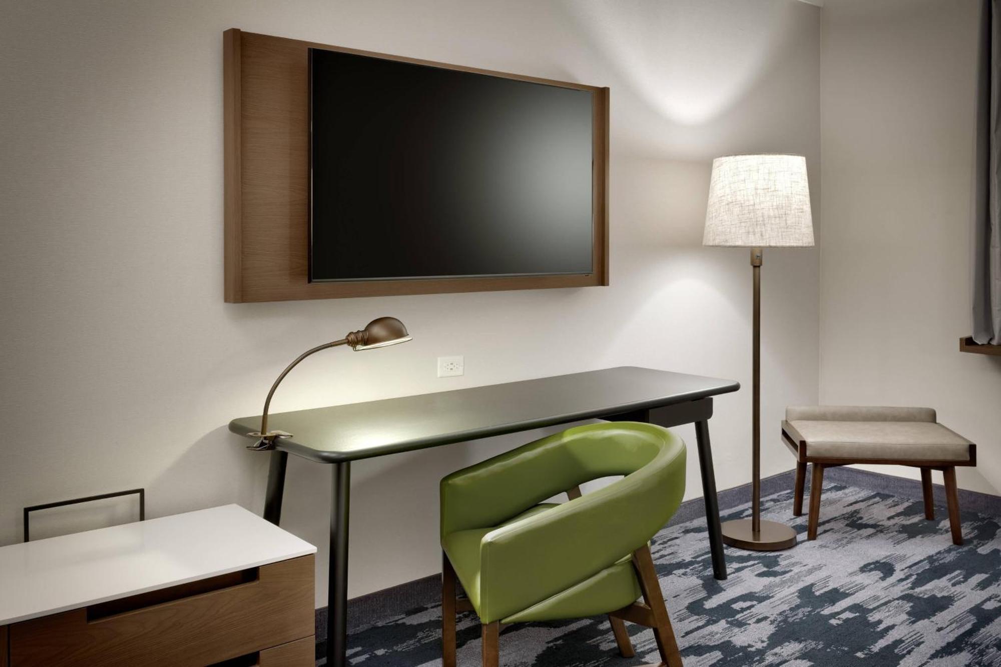 King Suite with Sofa Bed - Hearing Accessible