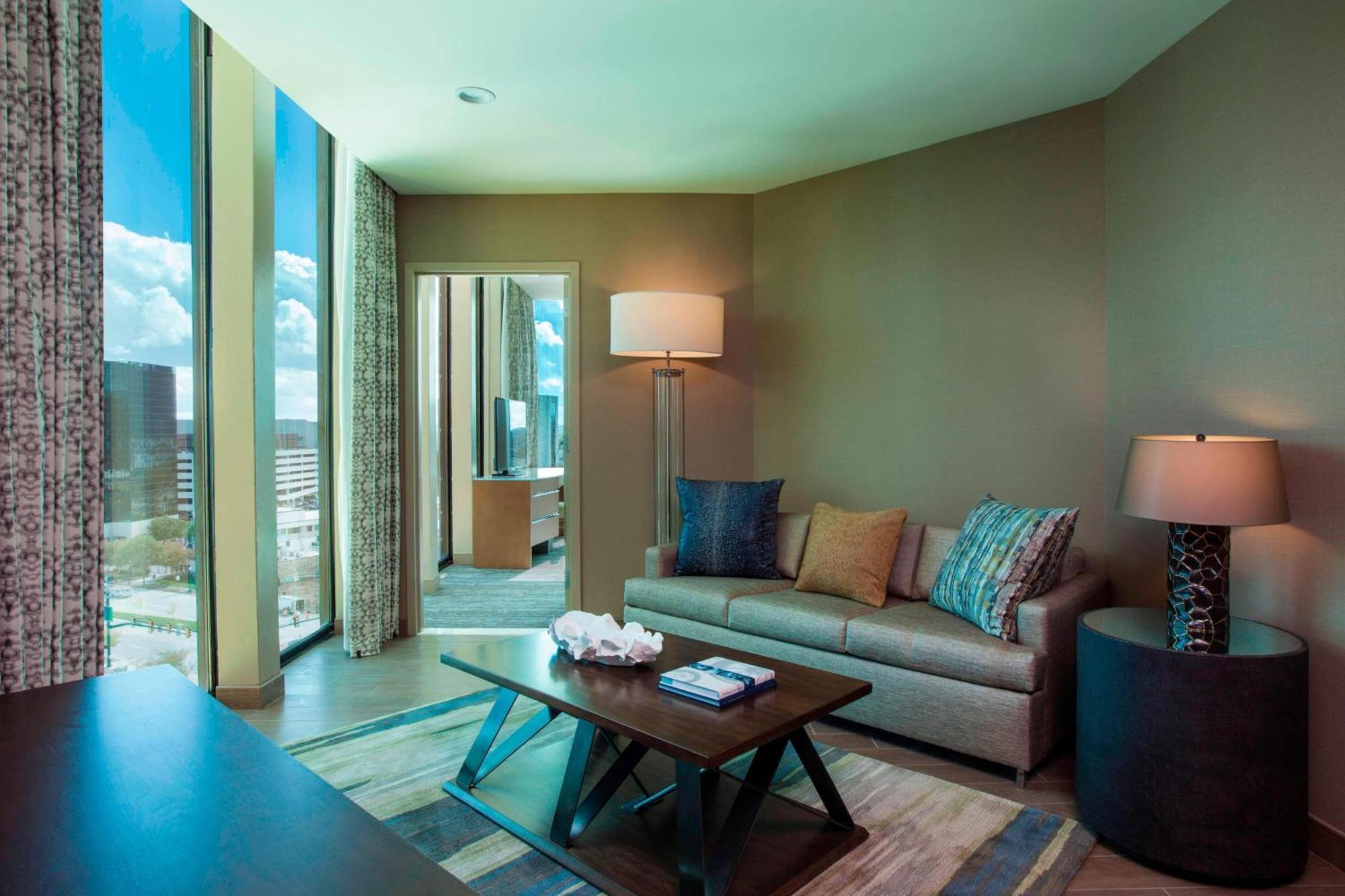 Executive Suite 1 King,1634446014:JPEG