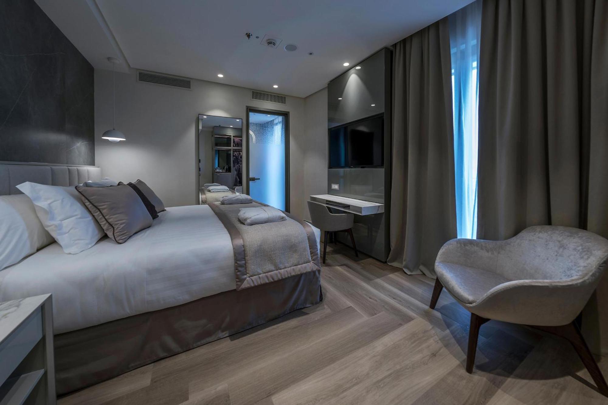 Habitación Superior con 1 cama extragrande y vistas a la ciudad