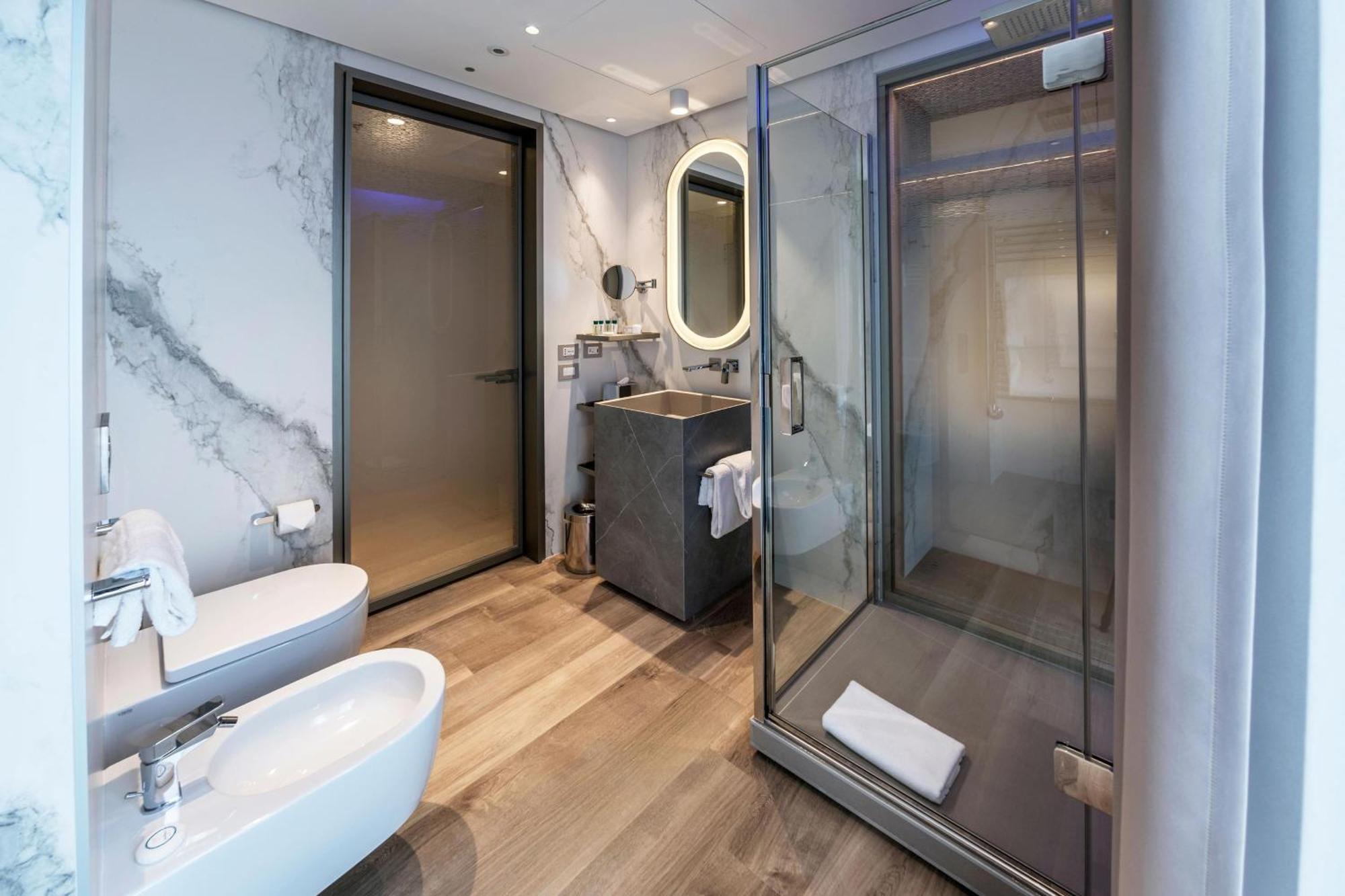 Habitación Deluxe con 1 o 2 camas individuales y vistas a la ciudad