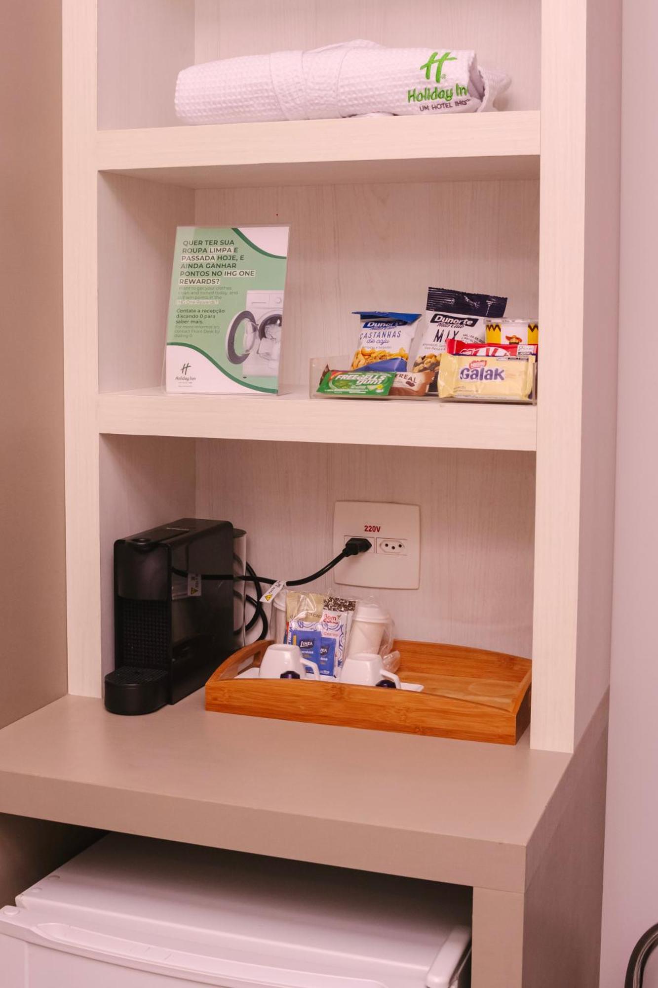 Quarto Duplo Premium com 2 Camas de Casal