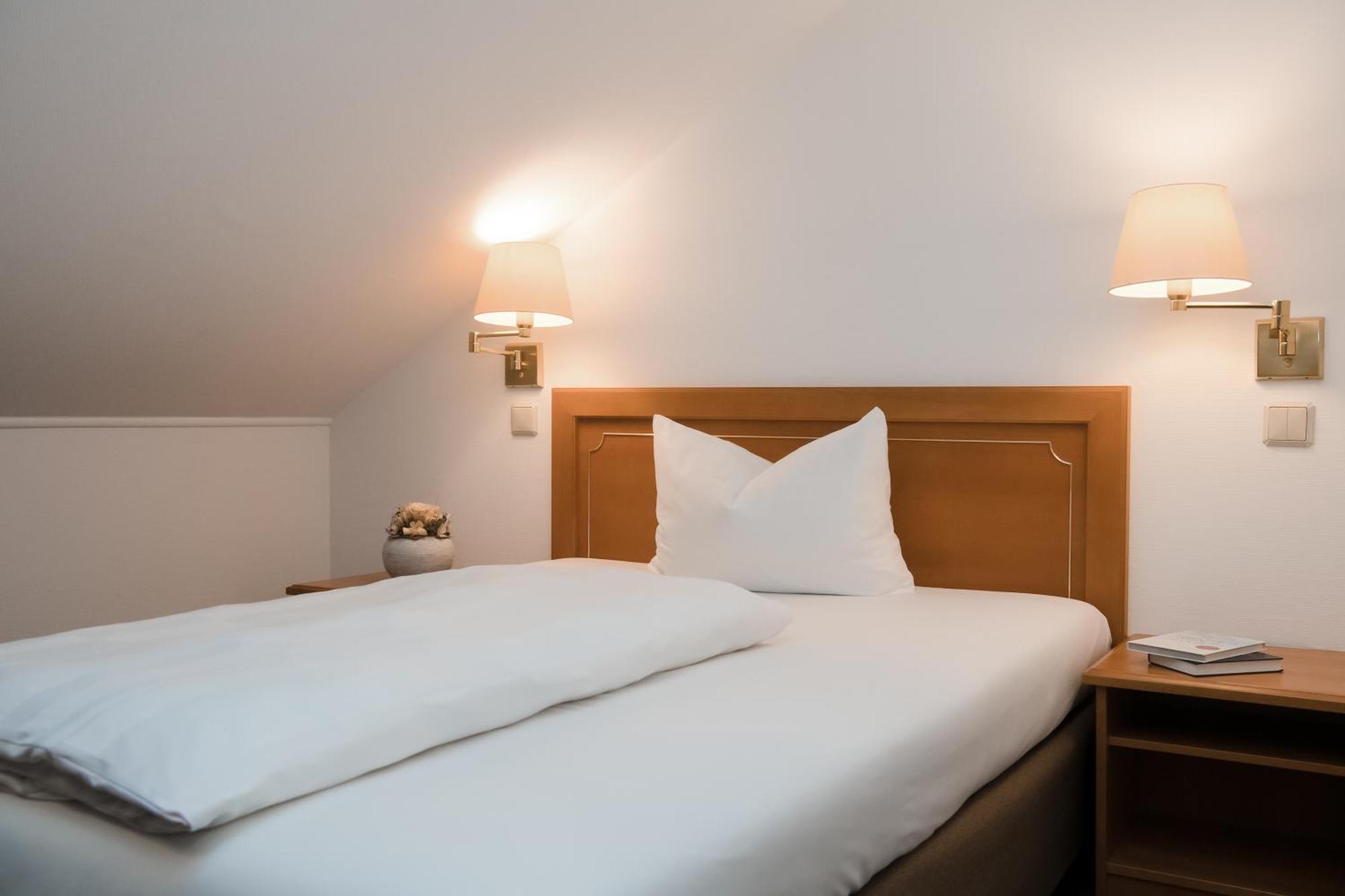 Single Room with Shower,1636004624:JPEG