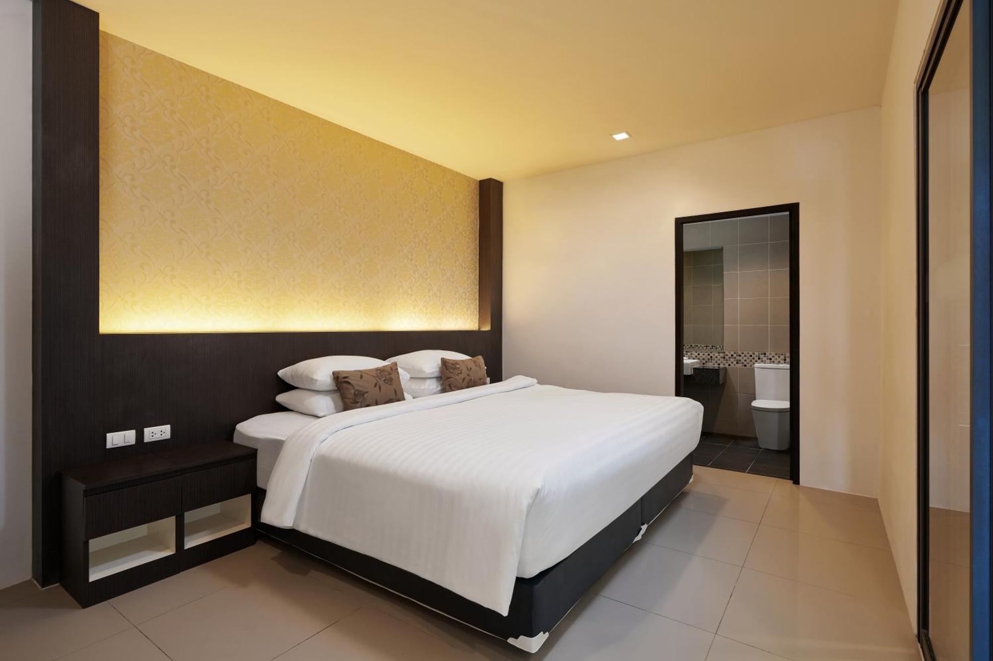 One Bedroom Suite Pool Access,1636018538:JPEG