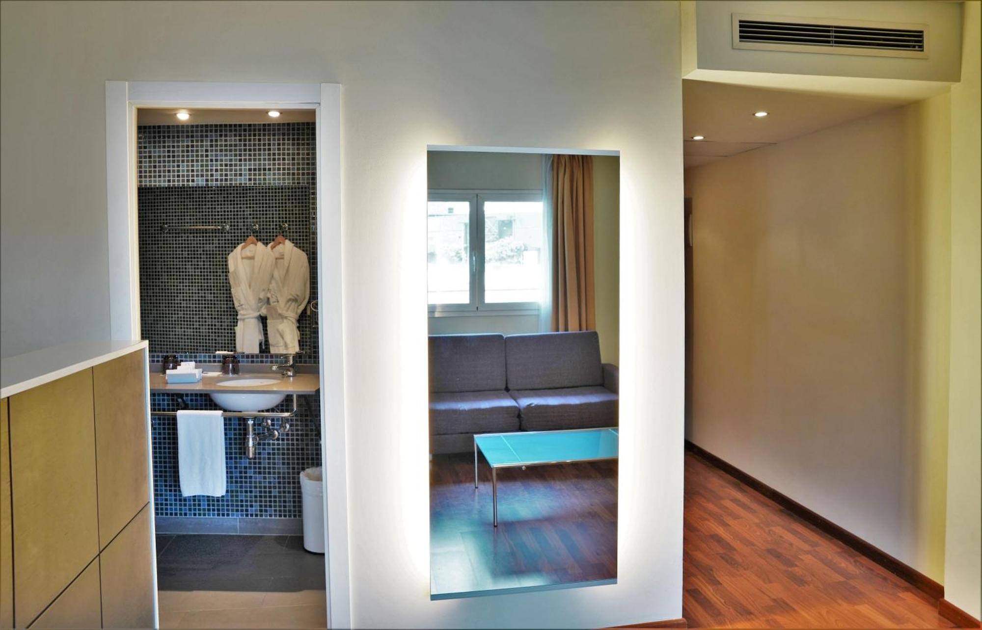 Suite Junior (2 adultos + 2 niños)