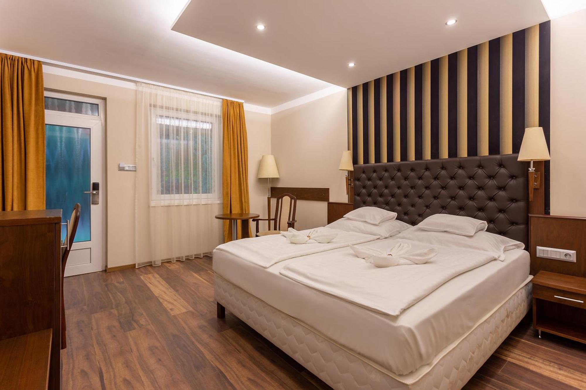 Premium Double Courtyard room,1636737187:JPEG