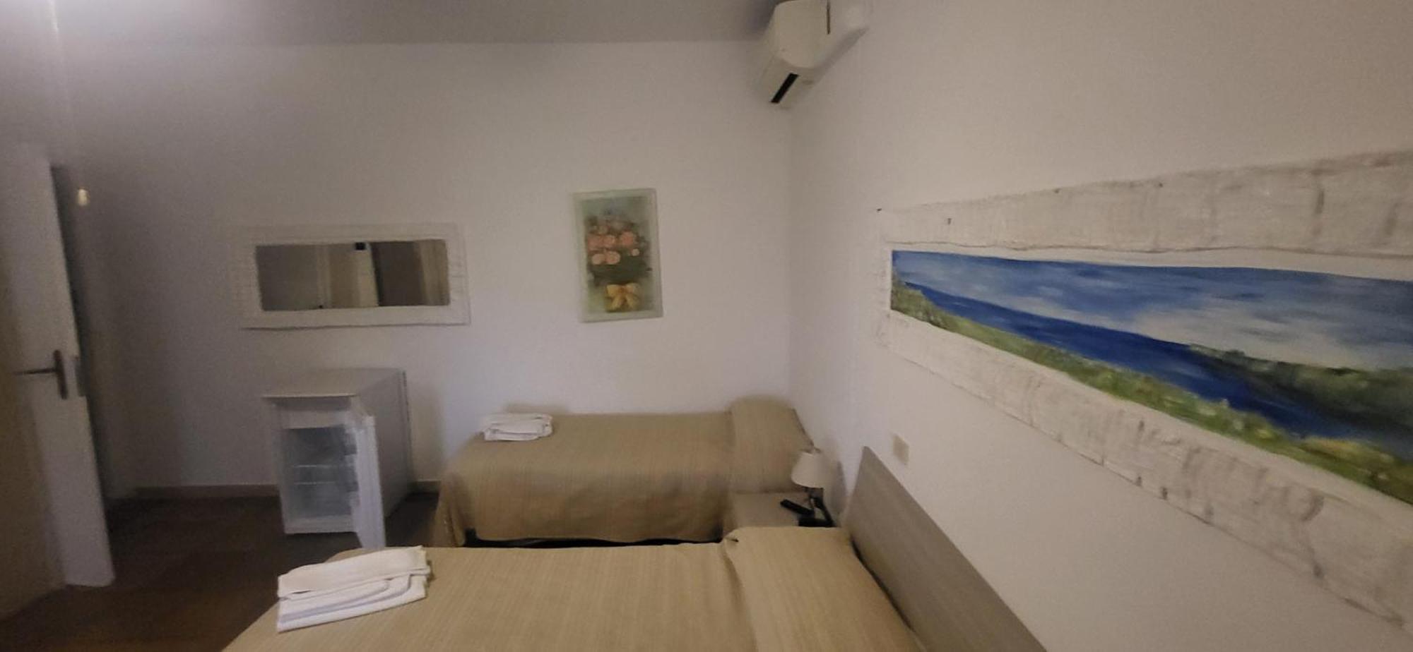 Camera Matrimoniale con Letto Supplementare