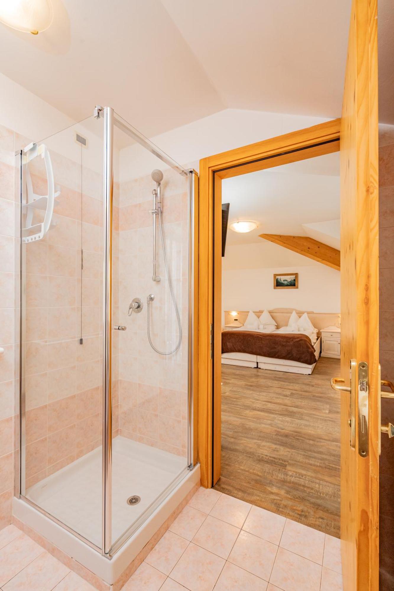 Quadruple Room with Mountain View