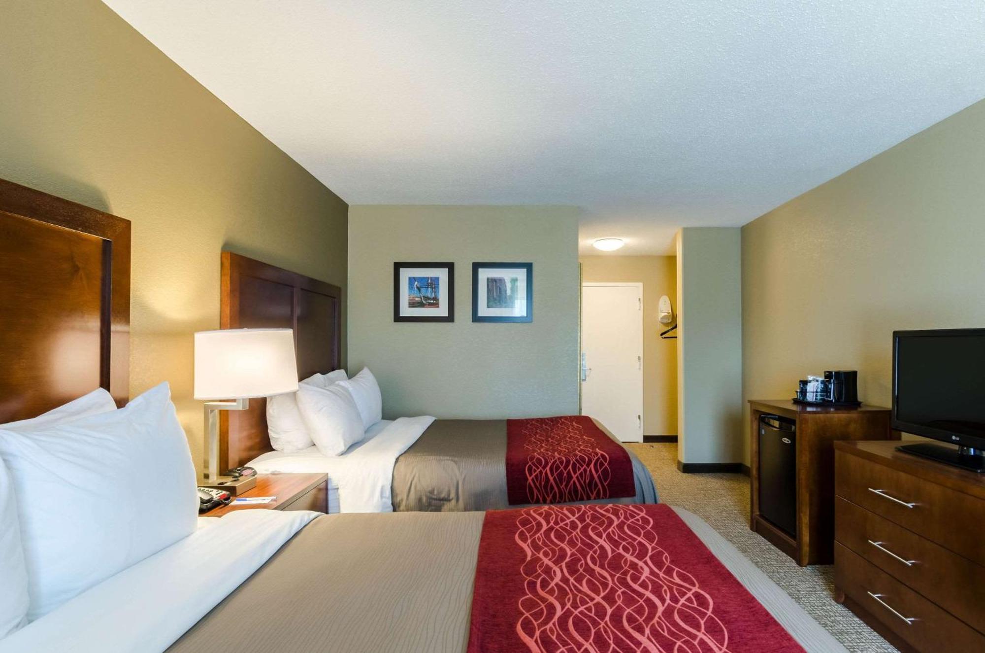 Queen Room with Two Queen Beds - Non-Smoking