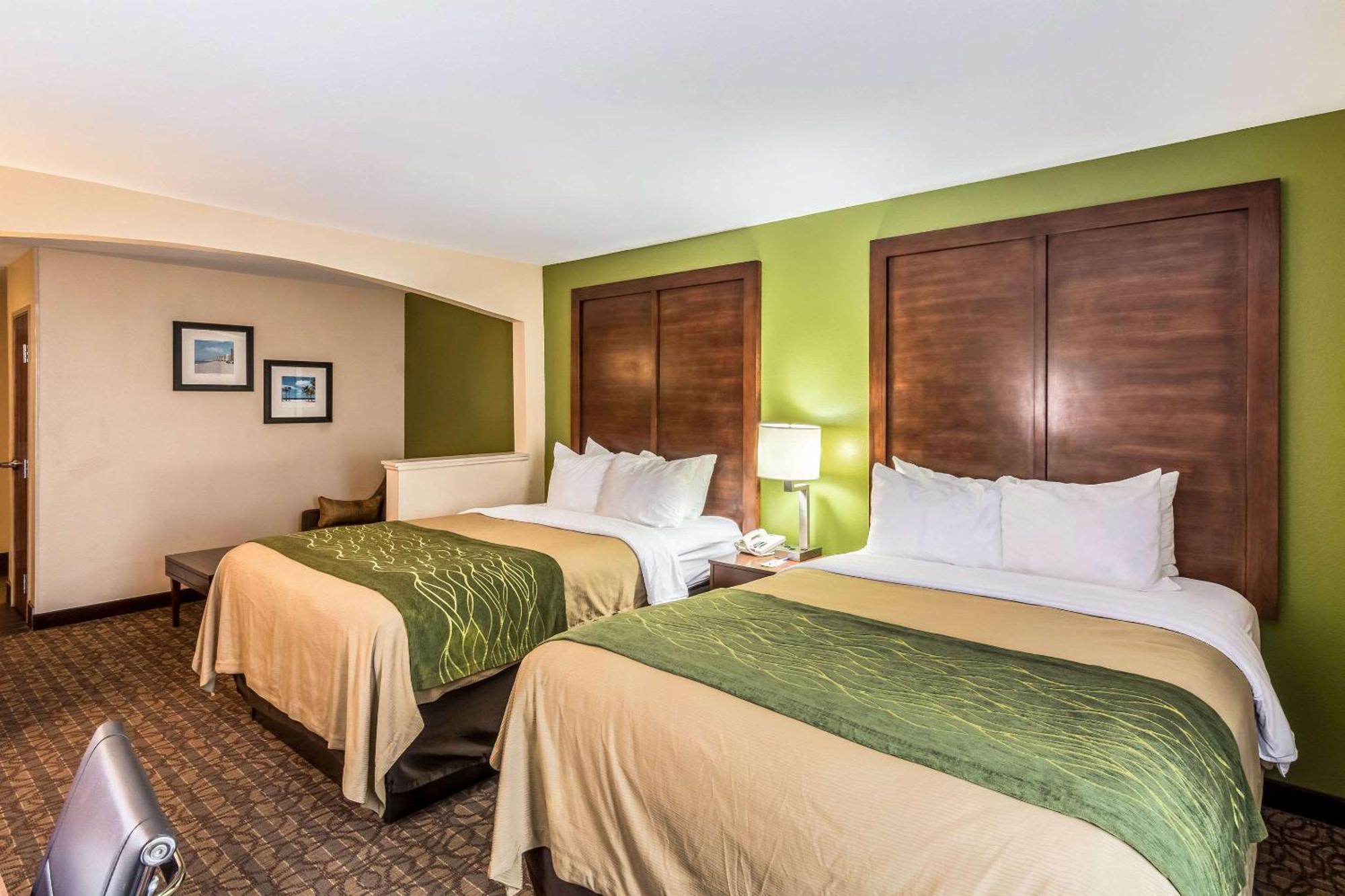 Queen Suite with Two Queen Beds - Non-Smoking