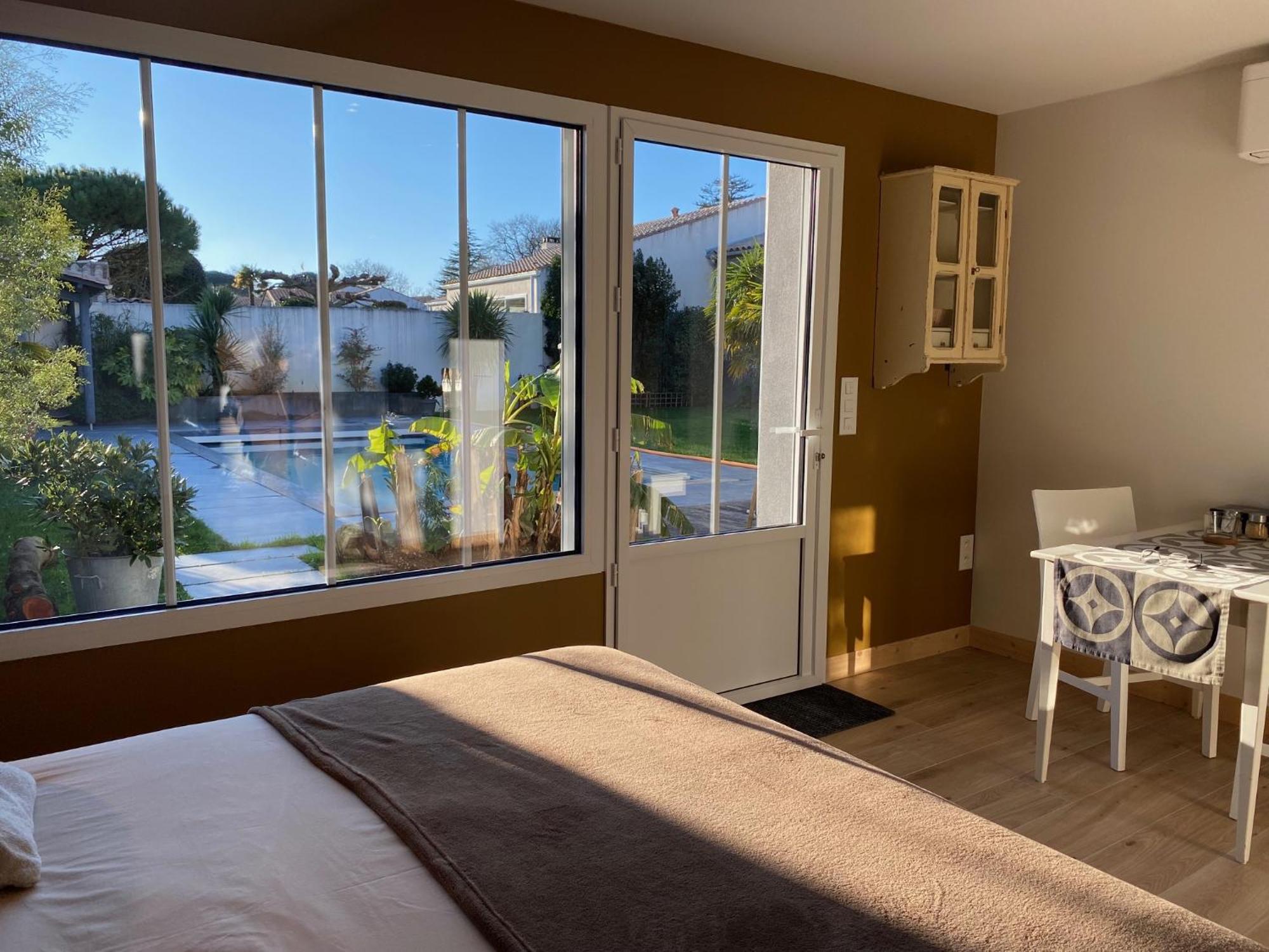 Chambre Double - Vue sur Piscine