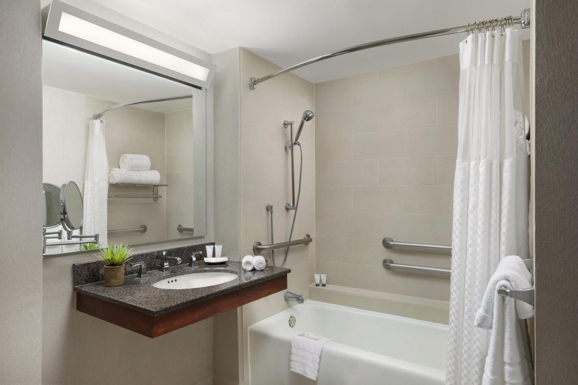 Guest Room, Two Double Beds - High Floor