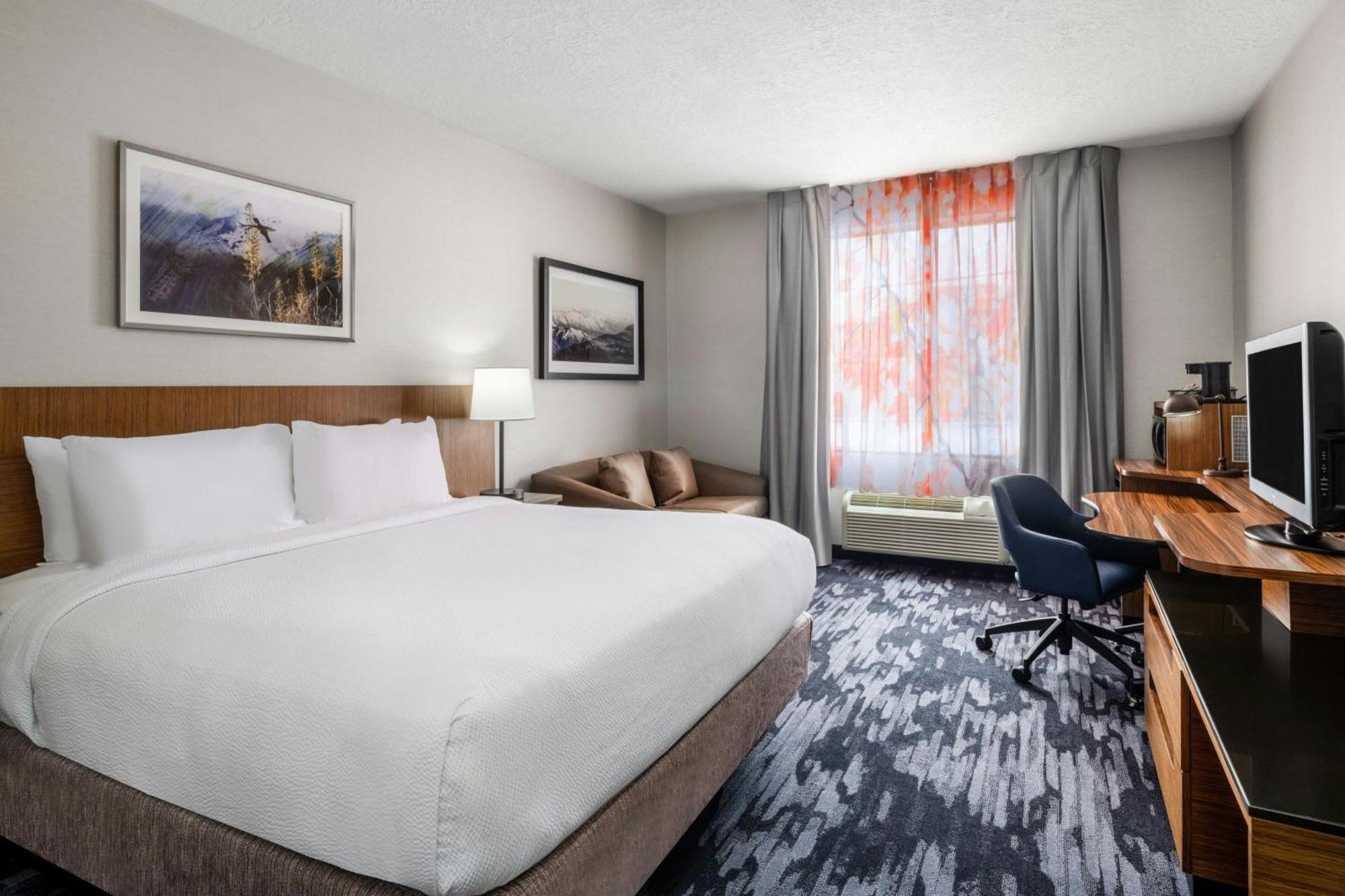 King Room with Sofa Bed