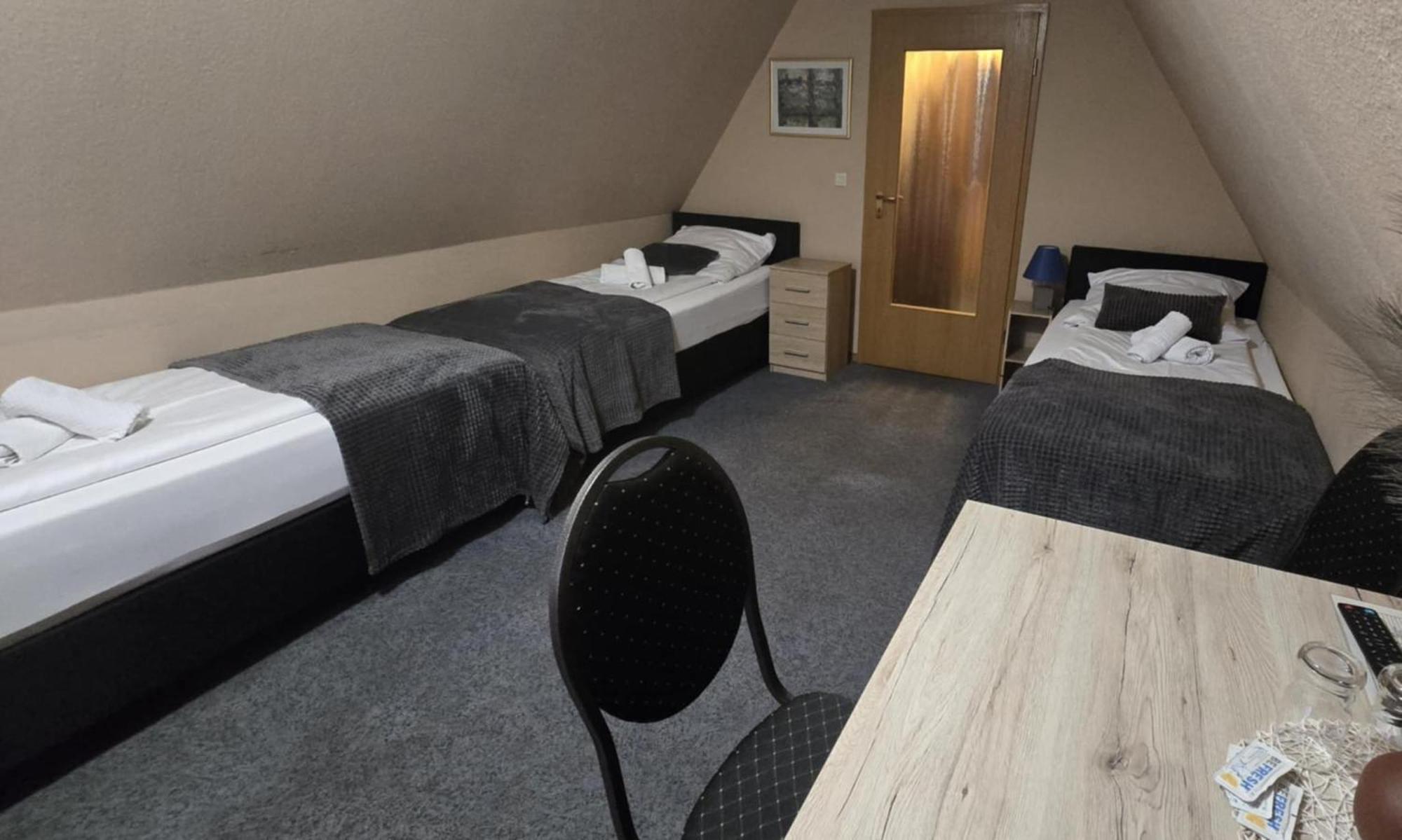 Basic Triple Room
