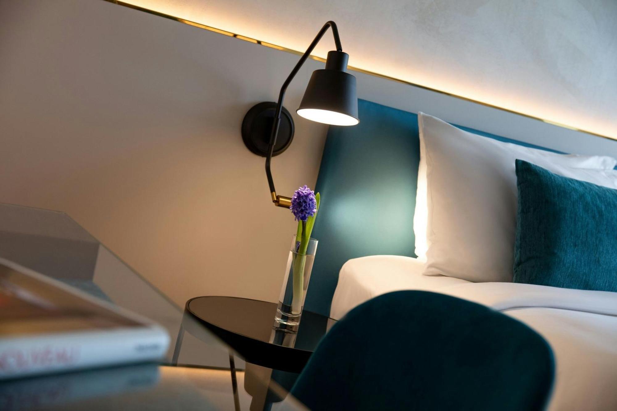 Habitación Superior Urban con balcón - 1 cama extragrande