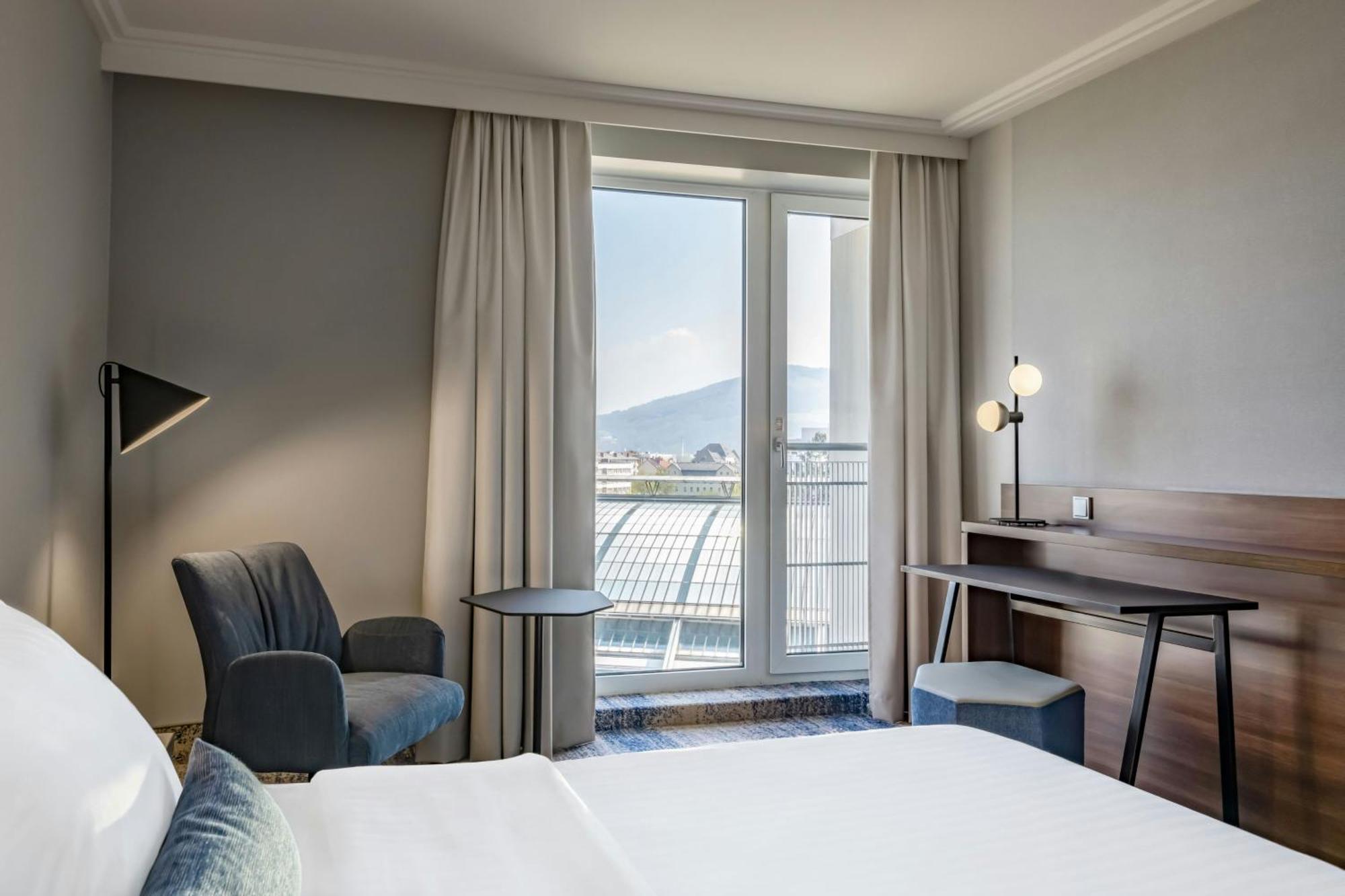 Superior Room, 1 King Bed,1643144136:JPEG