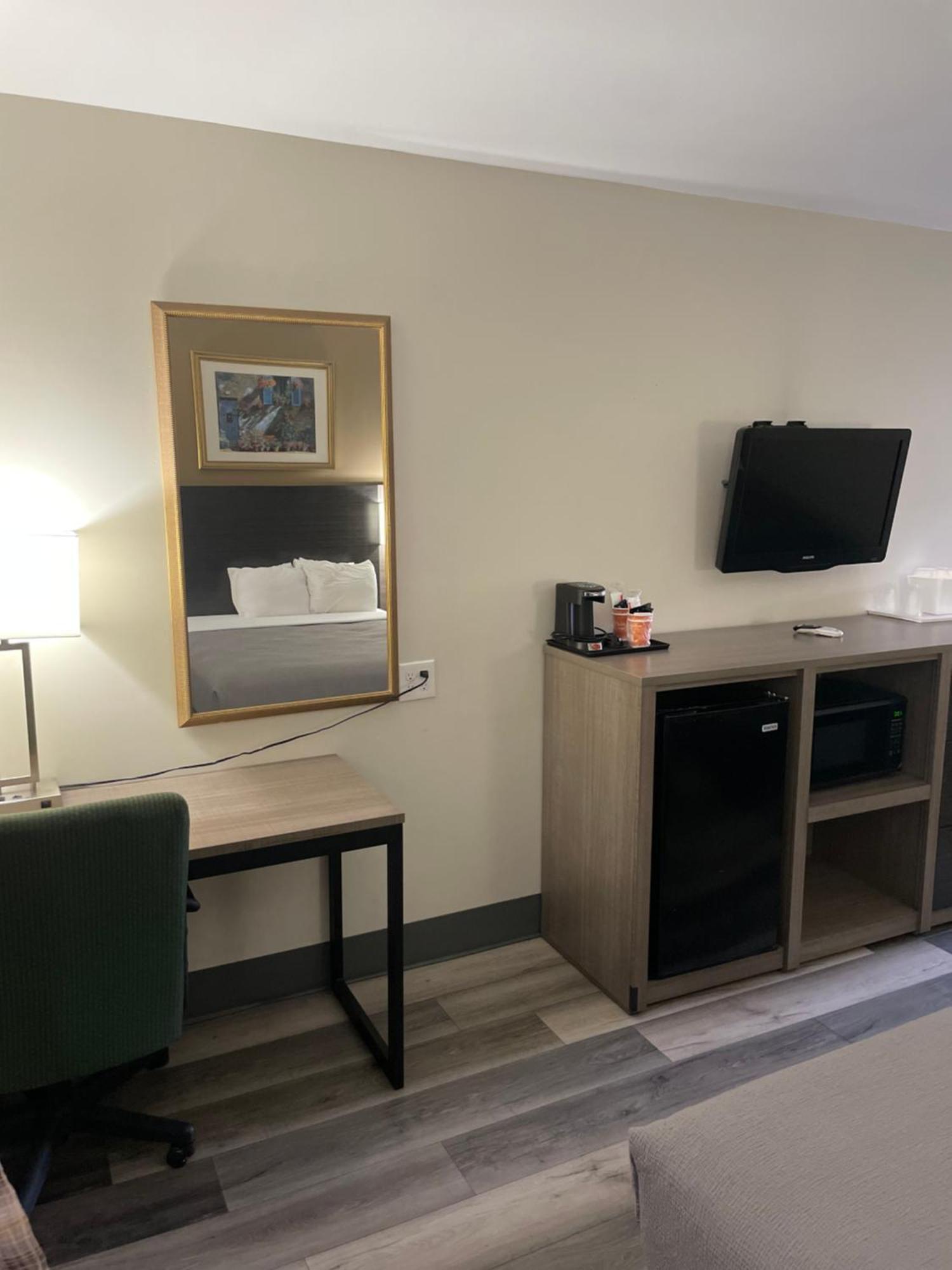 King Room with Sofa Bed - Non-Smoking