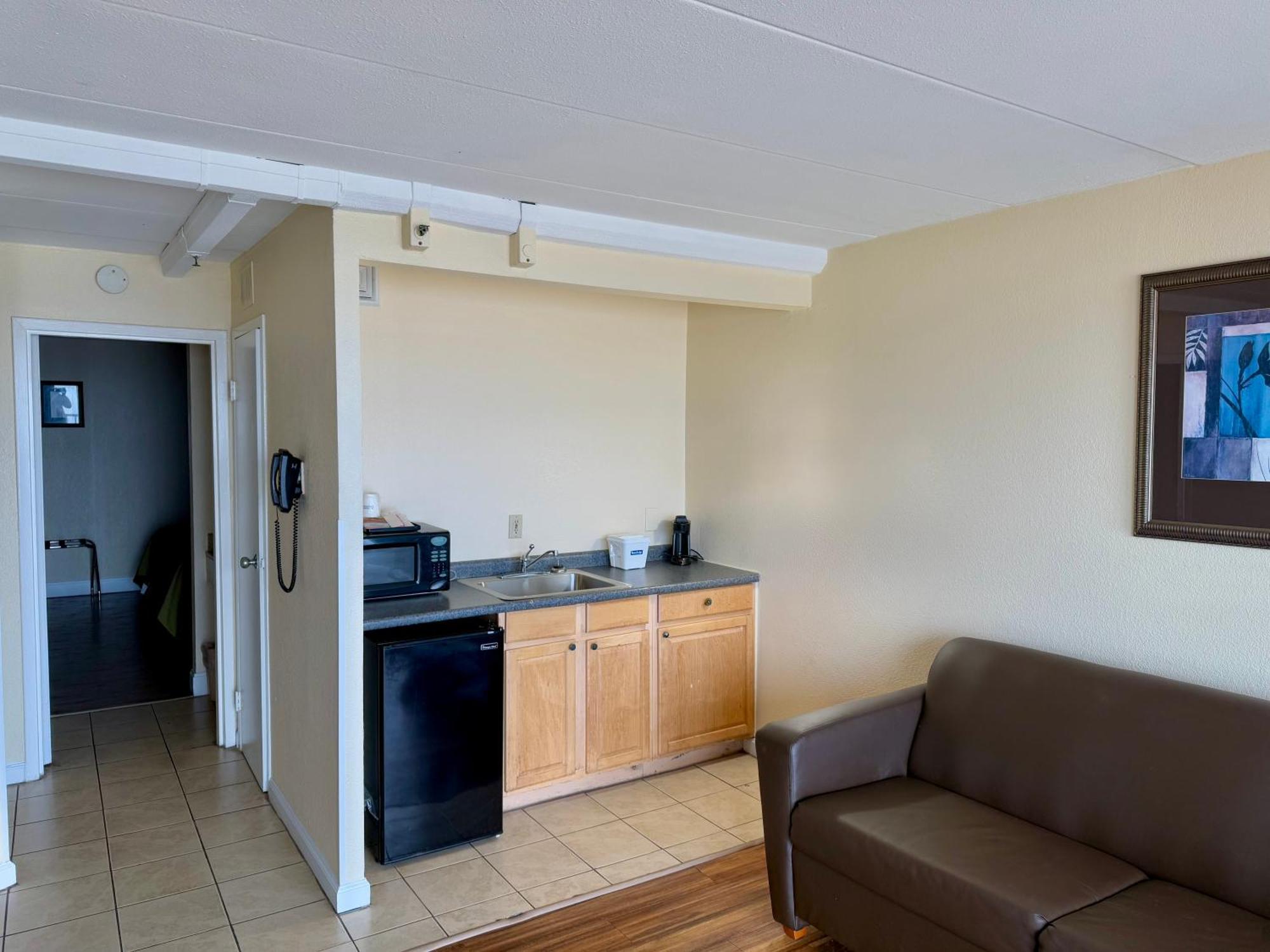 2 Double Beds One-Bedroom Oceanfront Non-Smoking