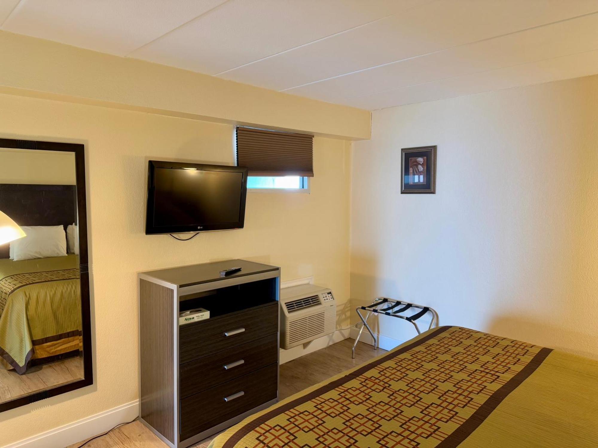 1 King Bed One-Bedroom Oceanfront Non-Smoking
